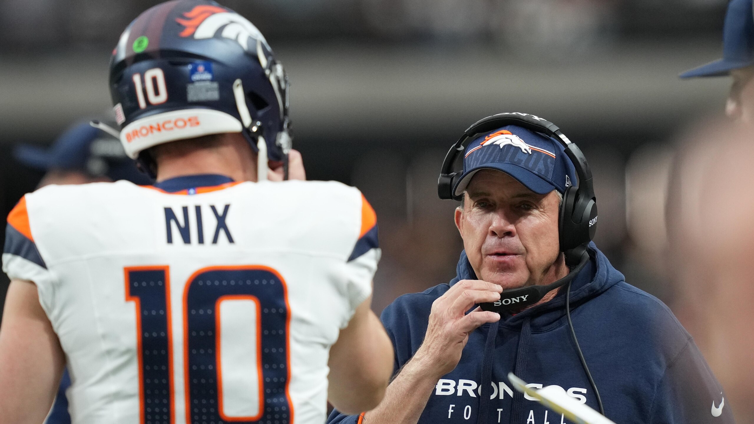 Broncos Raiders Football