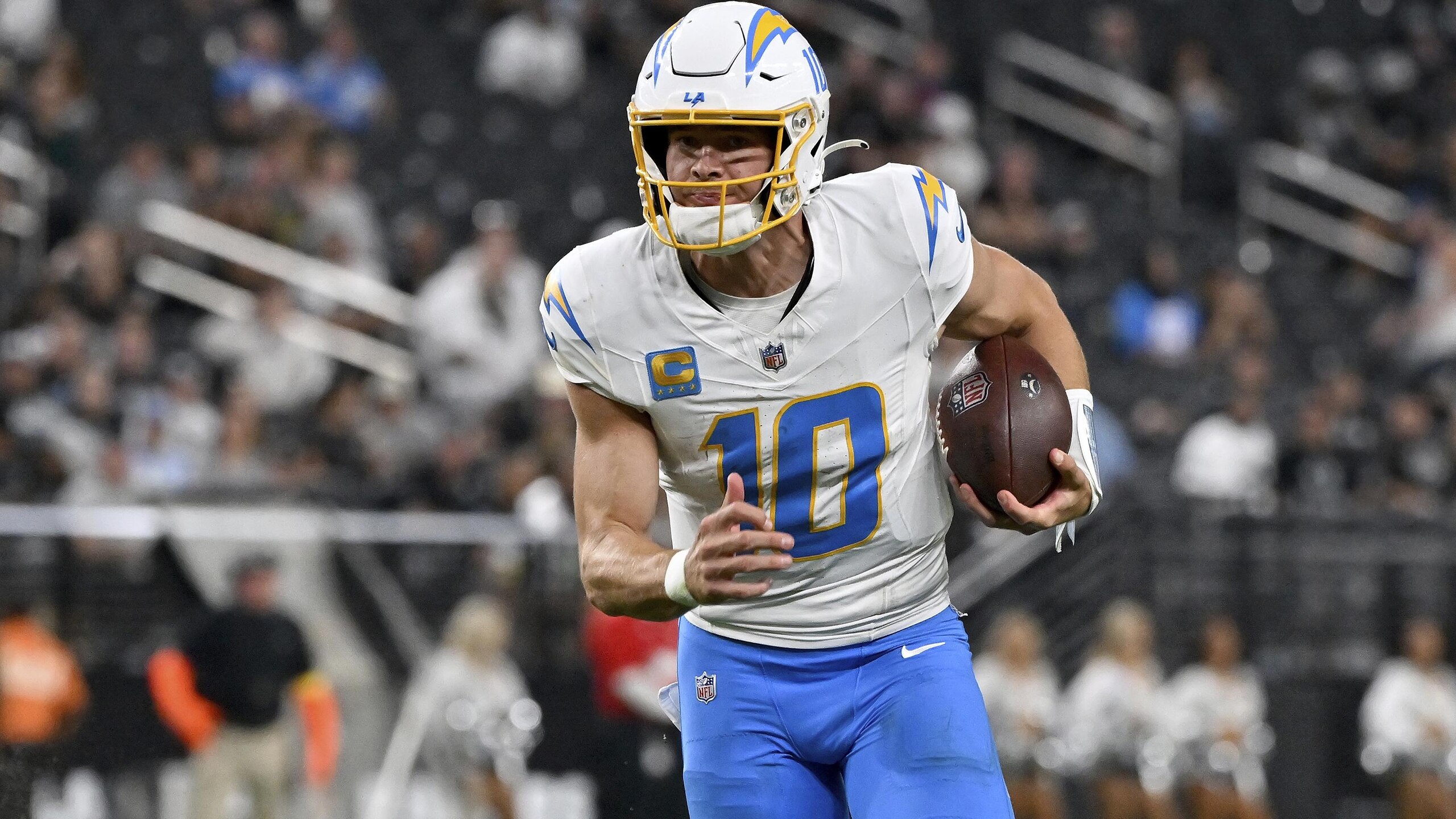 Chargers Raiders Football