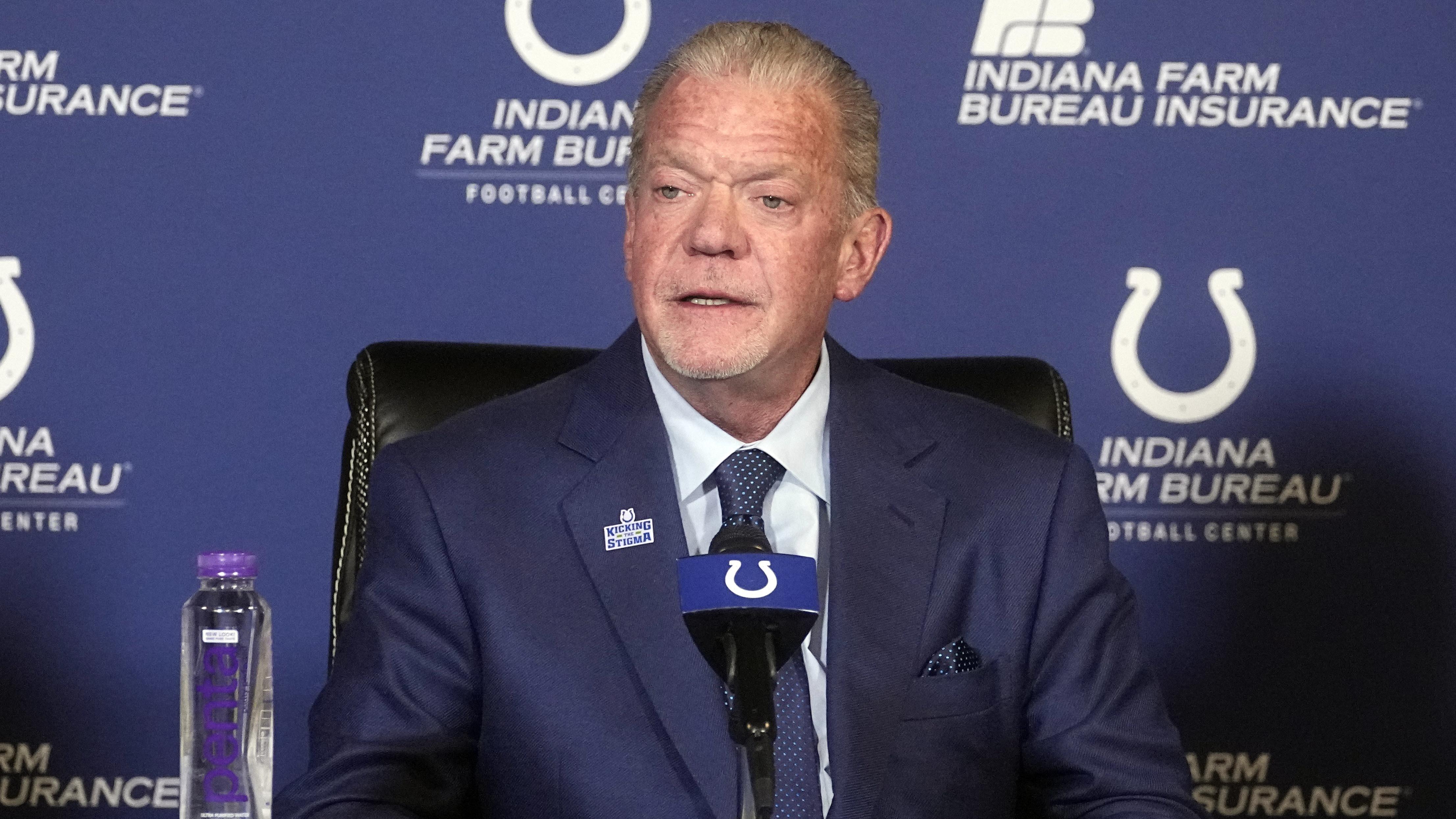 Jim Irsay Bobblehead, Shirt to Honor Late Colts Owner Revealed in Photo Before Opener