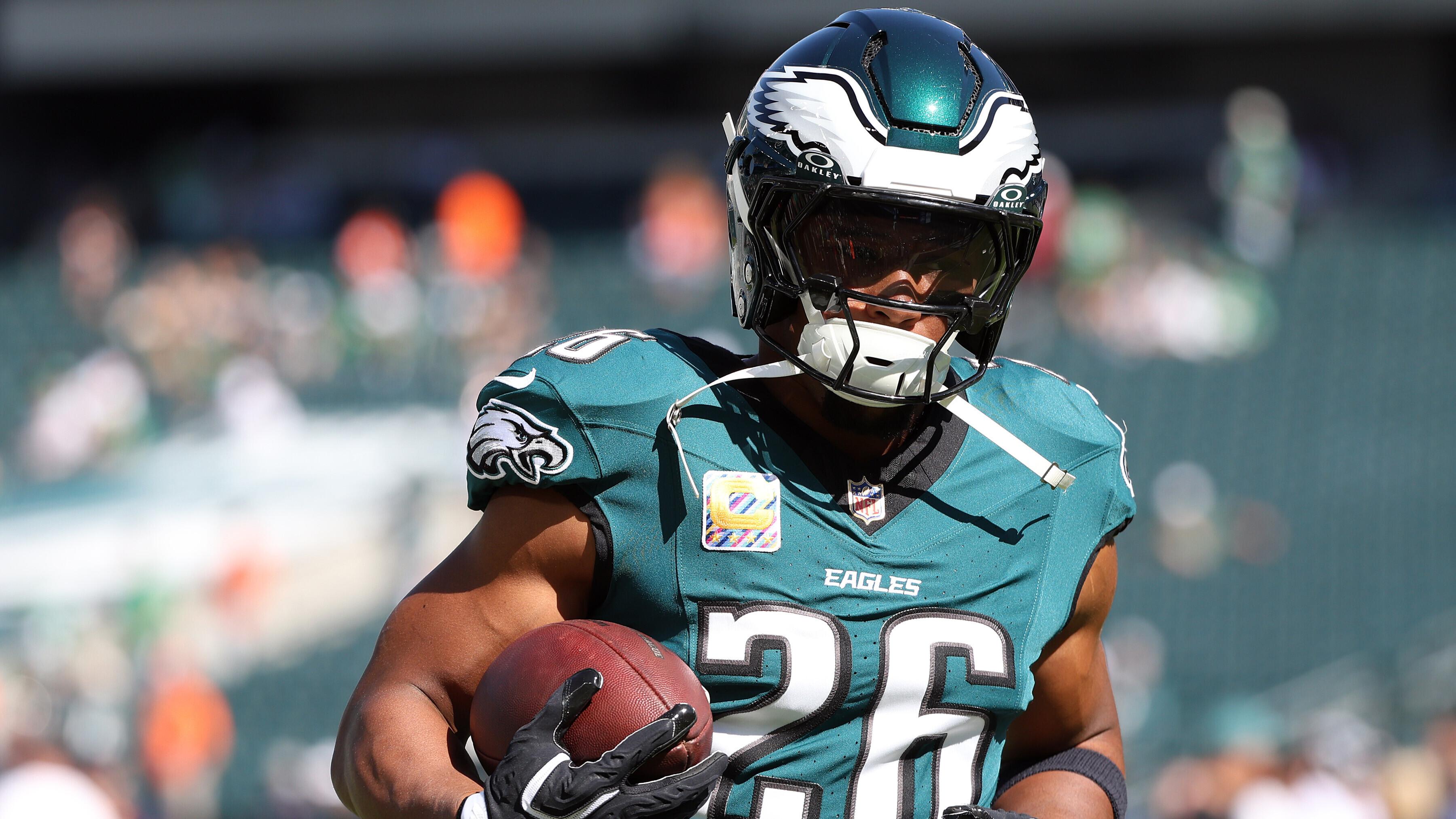 Broncos Eagles Football