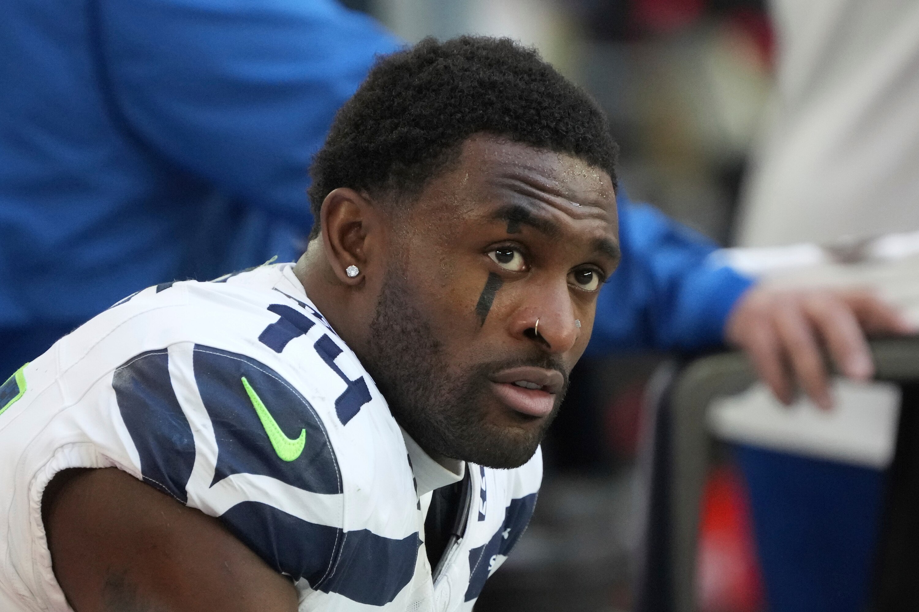 DK Metcalf Debuts No. 4 Steelers Jersey, Full Uniform in New Photo from Minicamp