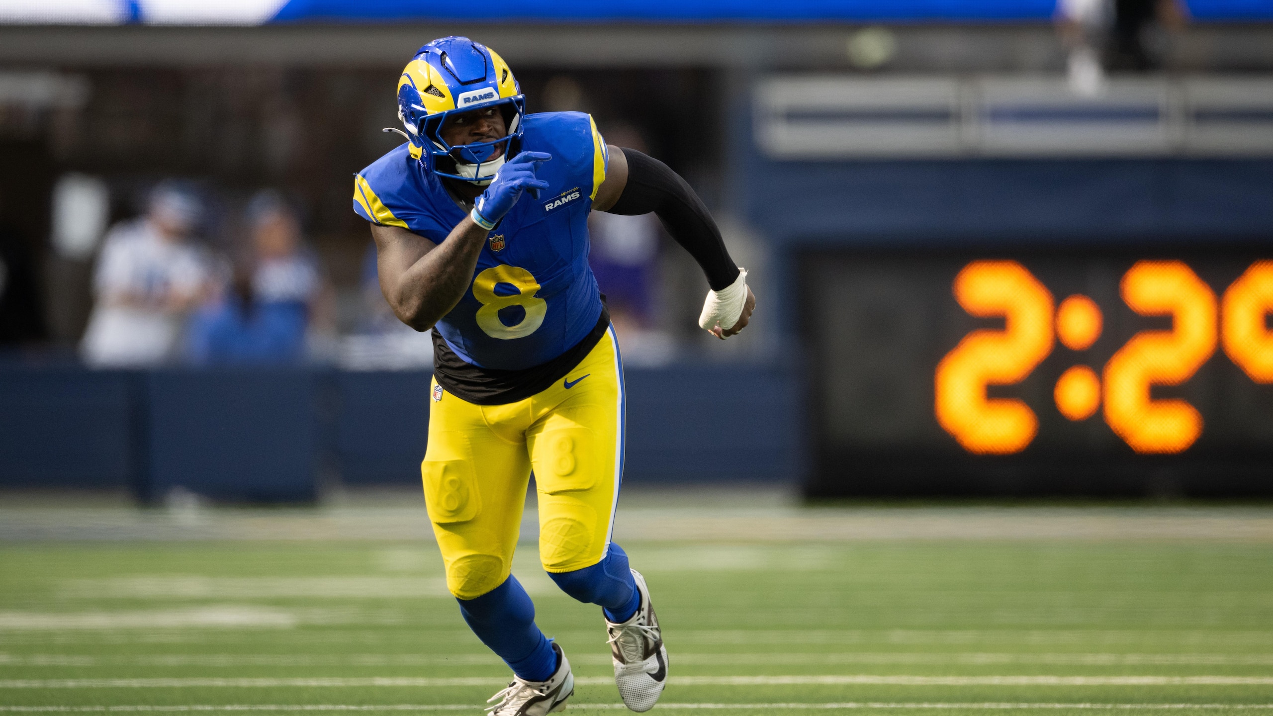 Colts Rams Football
