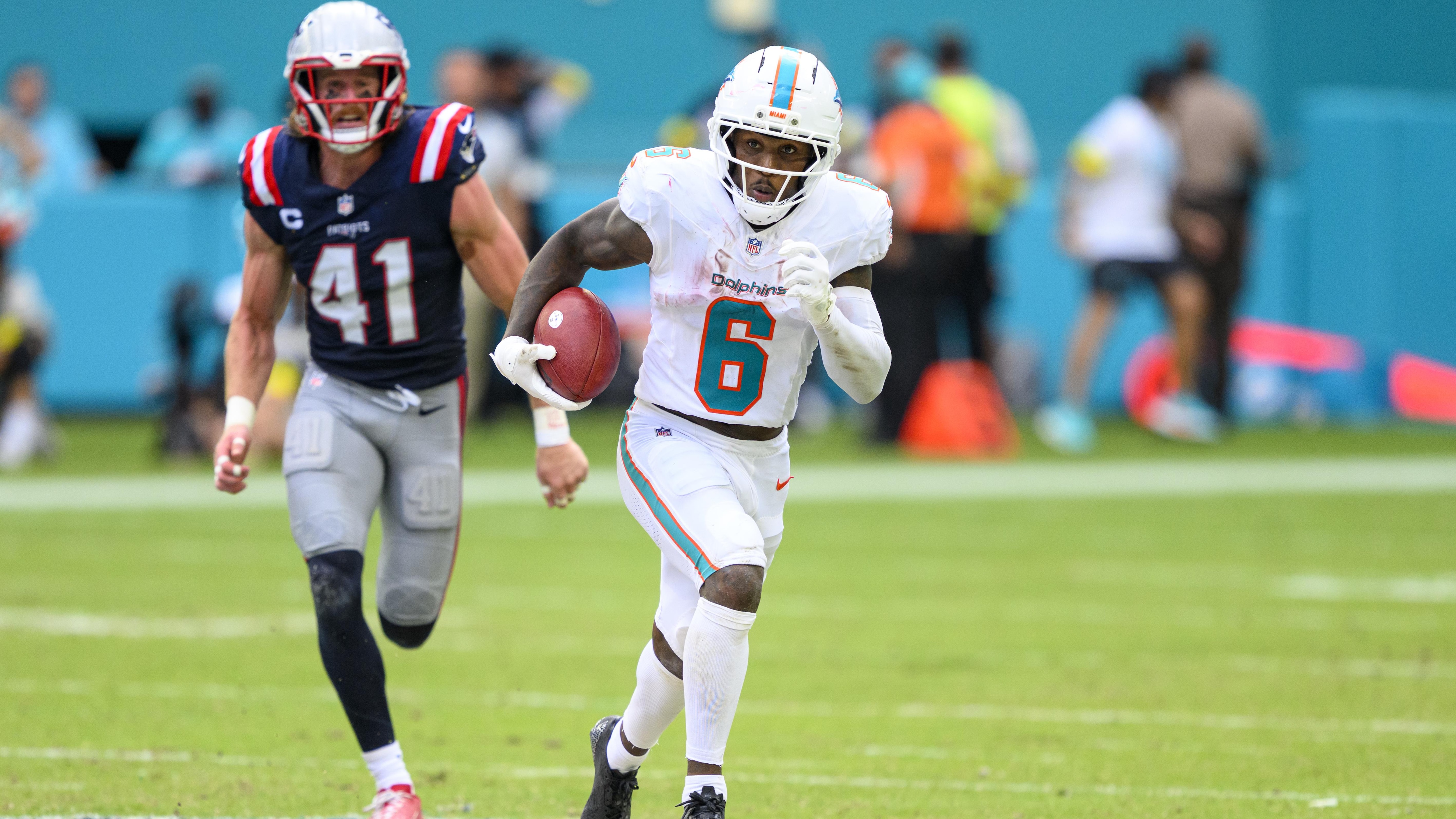 Patriots Dolphins Football