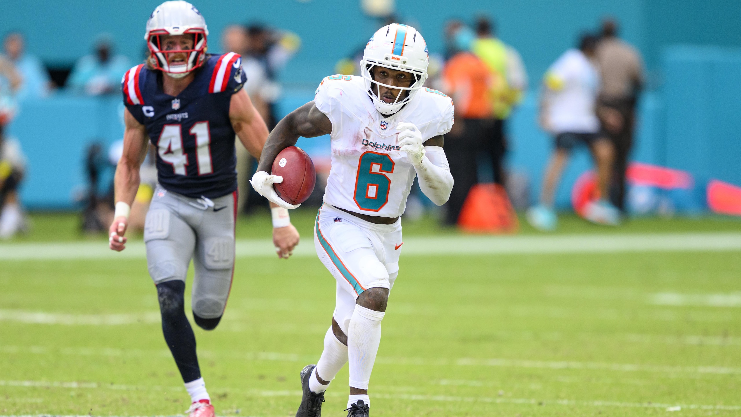Patriots Dolphins Football