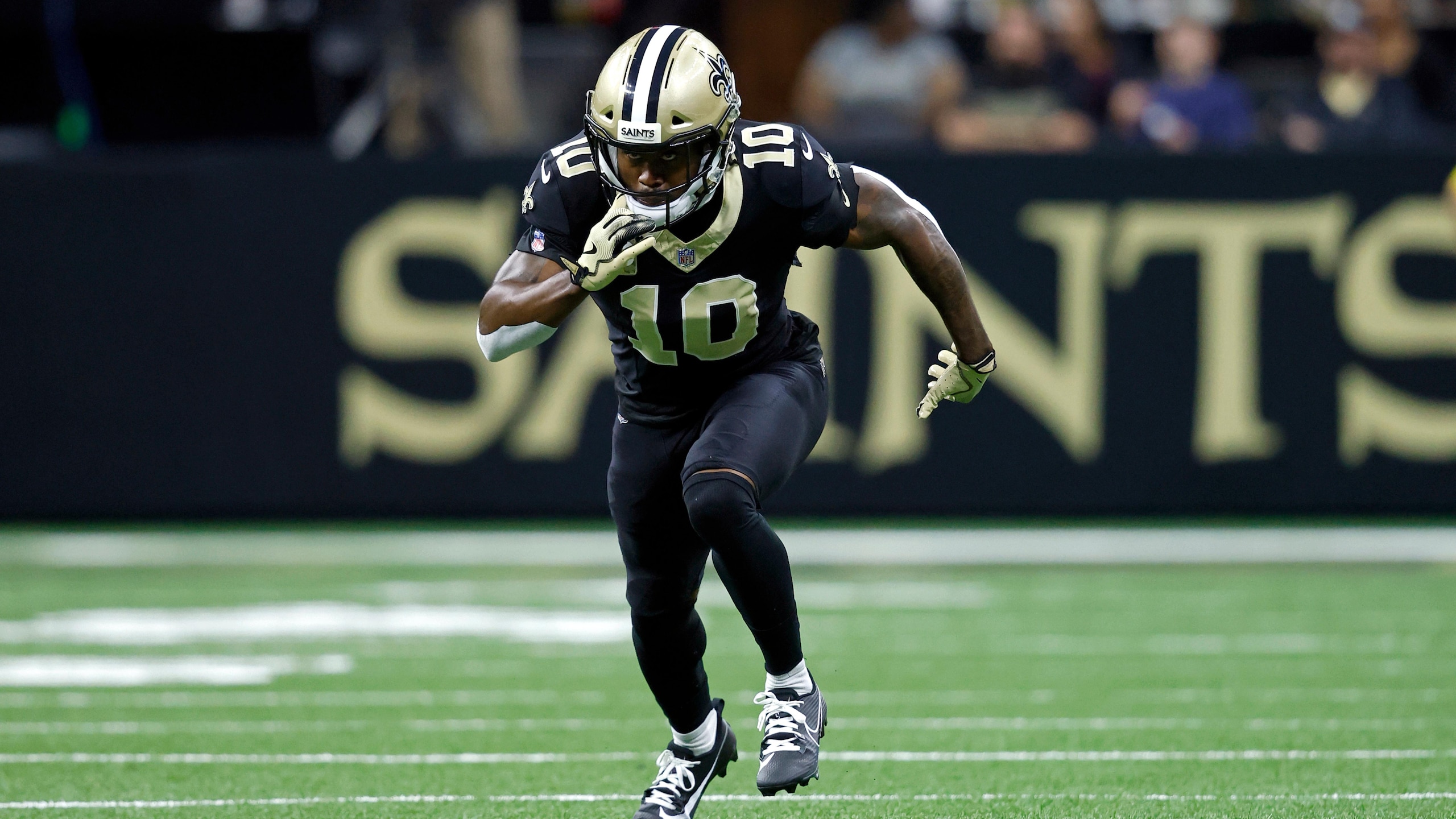 Buccaneers Saints Football