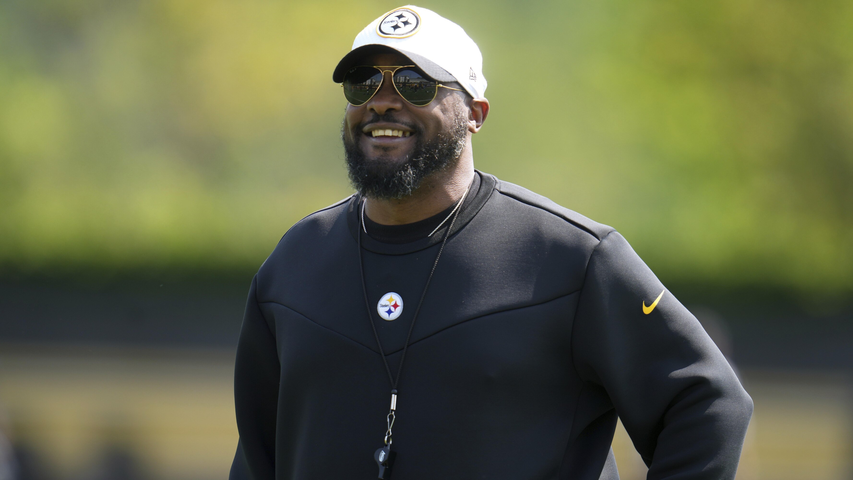 Steelers' Mike Tomlin Says His Job Is to Keep Aaron Rodgers 'Engaged' and 'Having Fun'