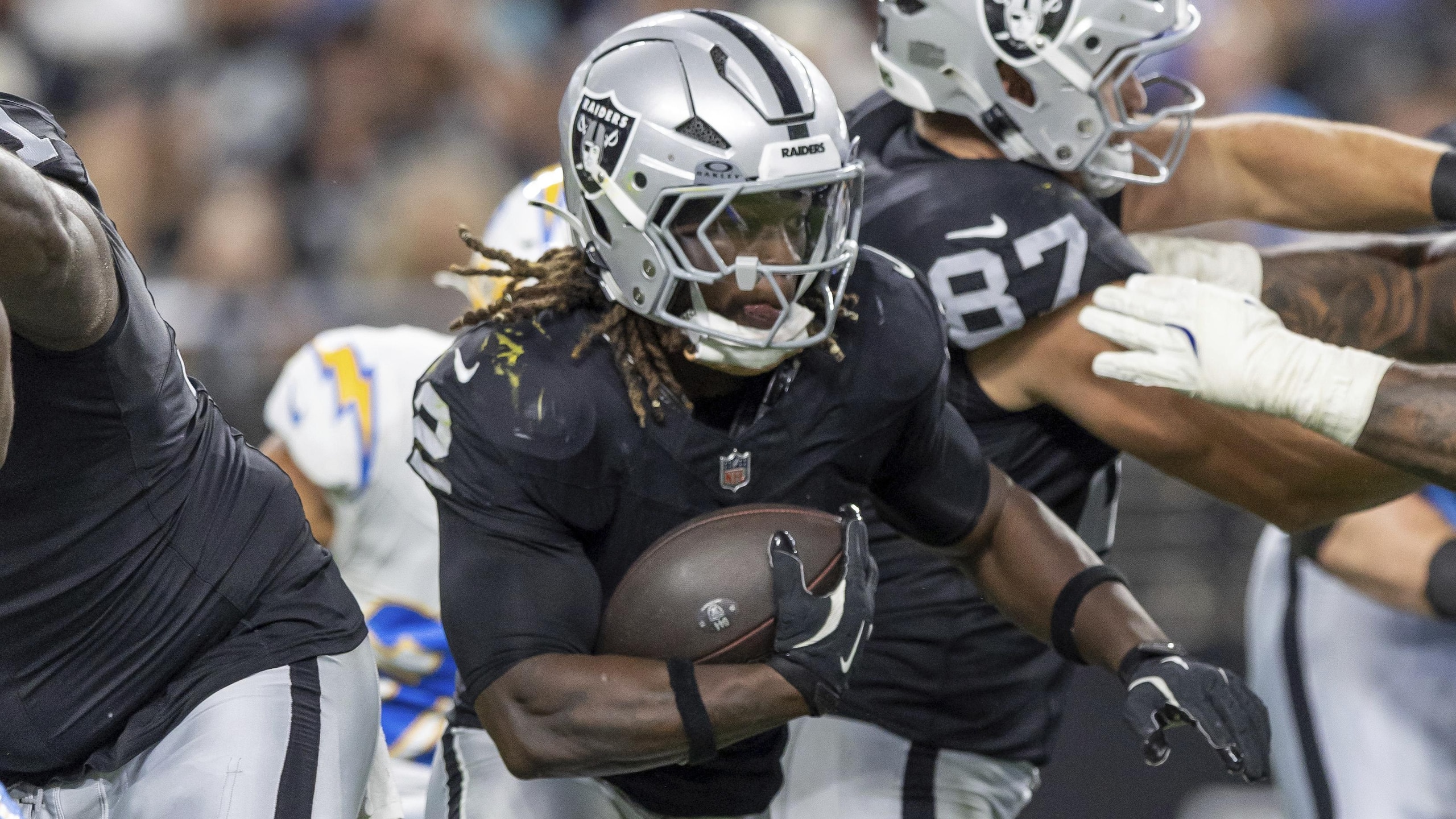Chargers Raiders Football