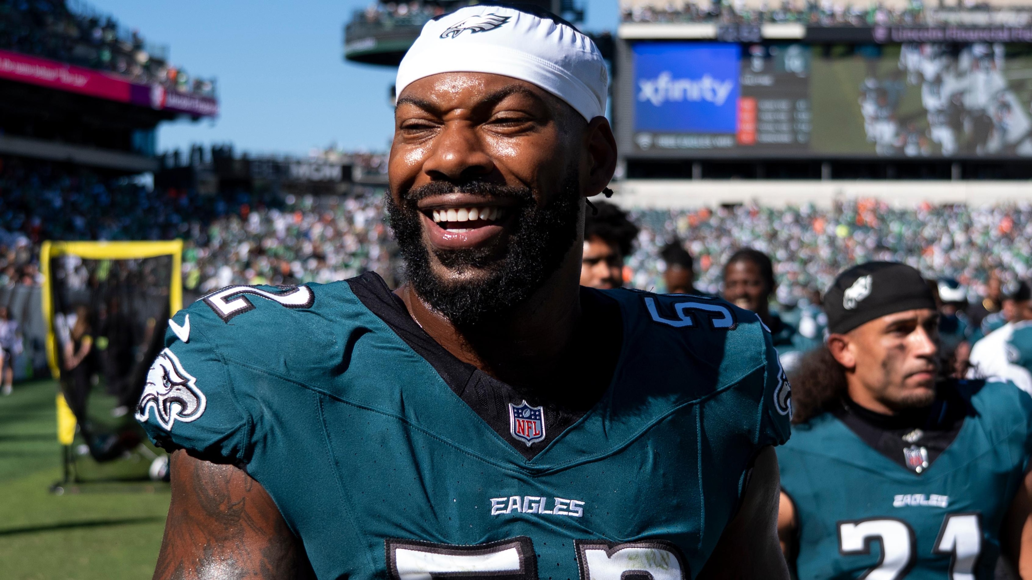 Eagles' Za'Darius Smith Retires from NFL After Loss to Giants and Shocks Fans