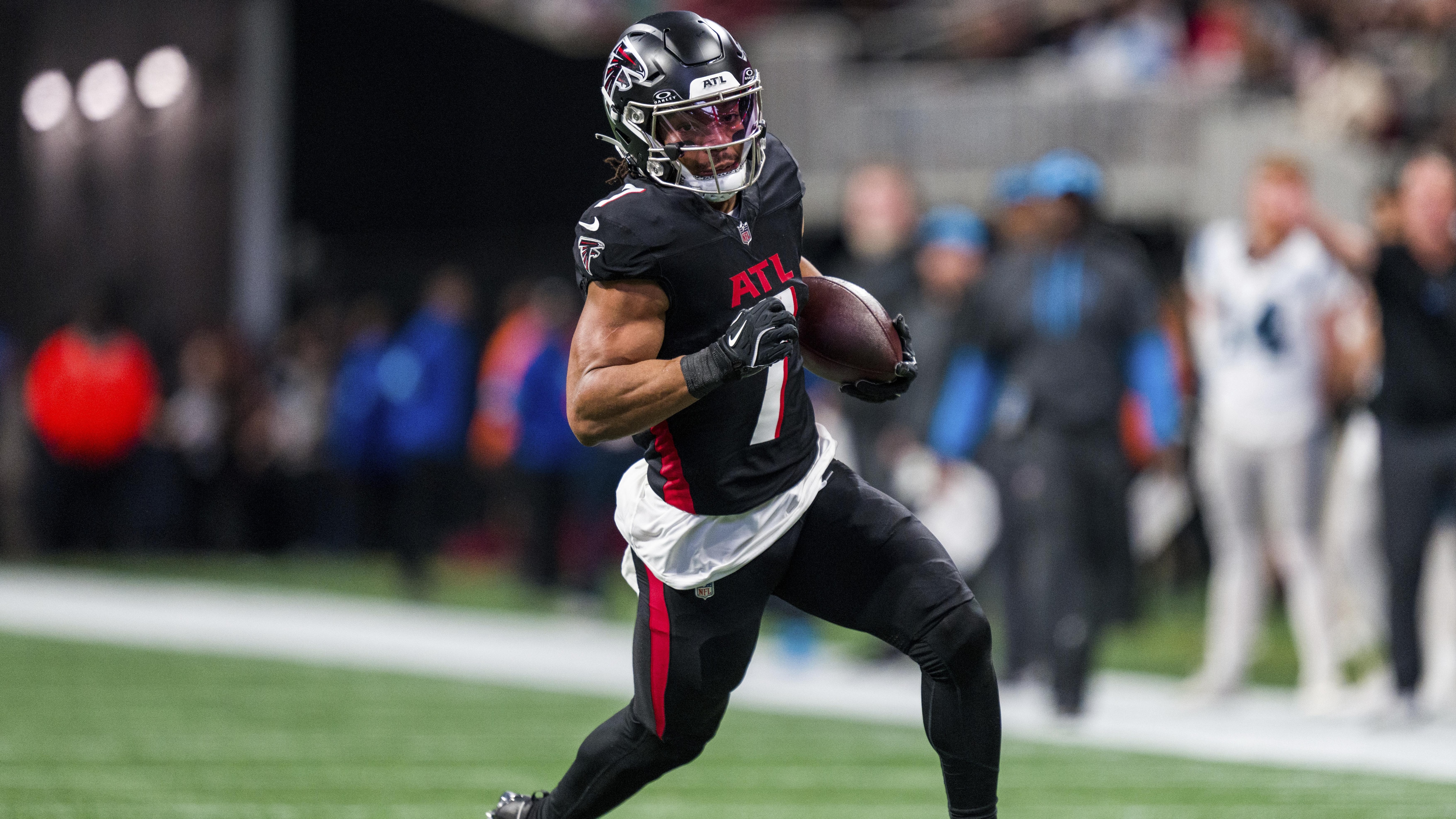 Eagles’ Saquon Barkley Says ‘Nobody’ in NFL Can Cut Like Falcons’ Bijan Robinson