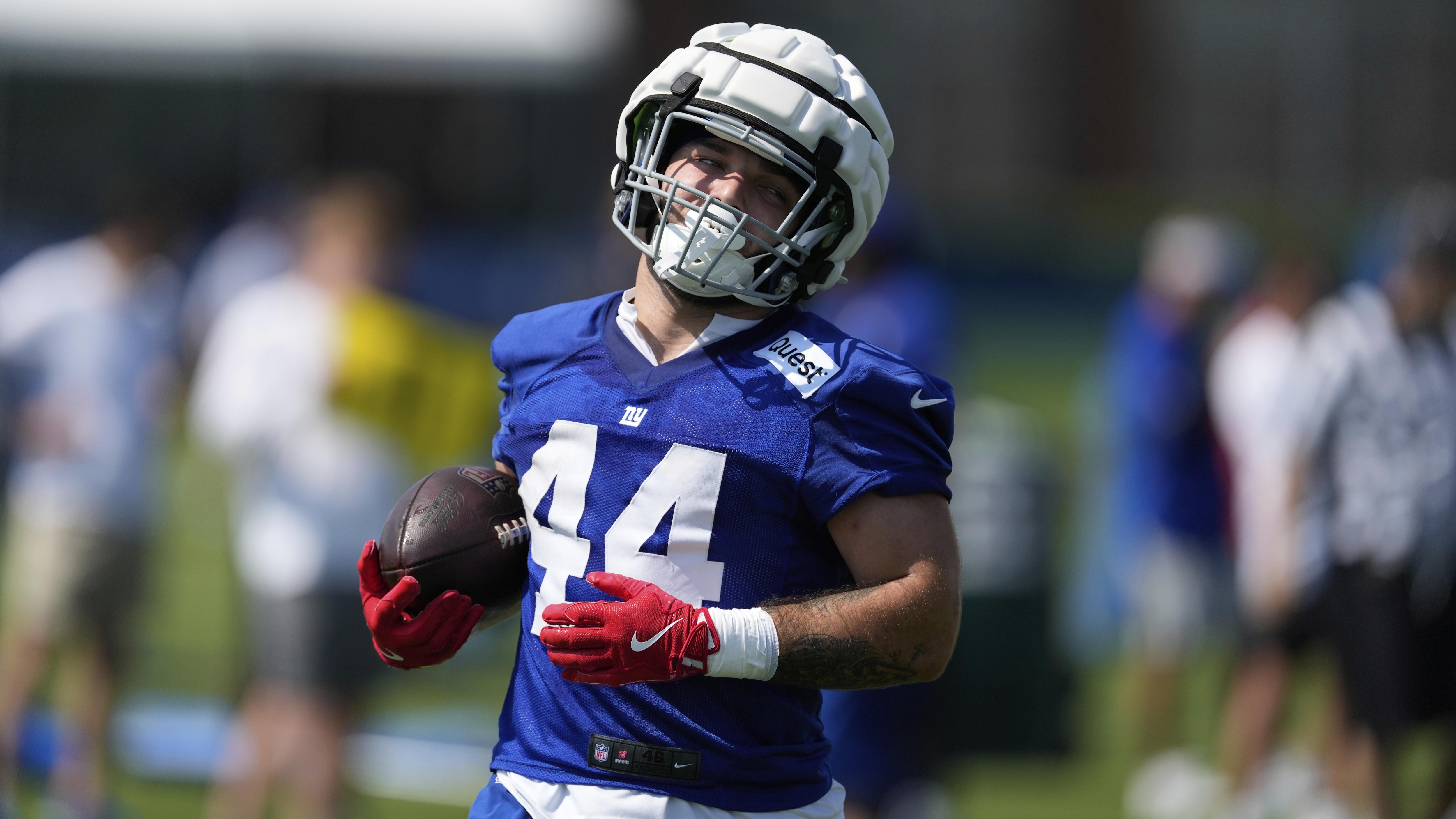 Giants Camp Football