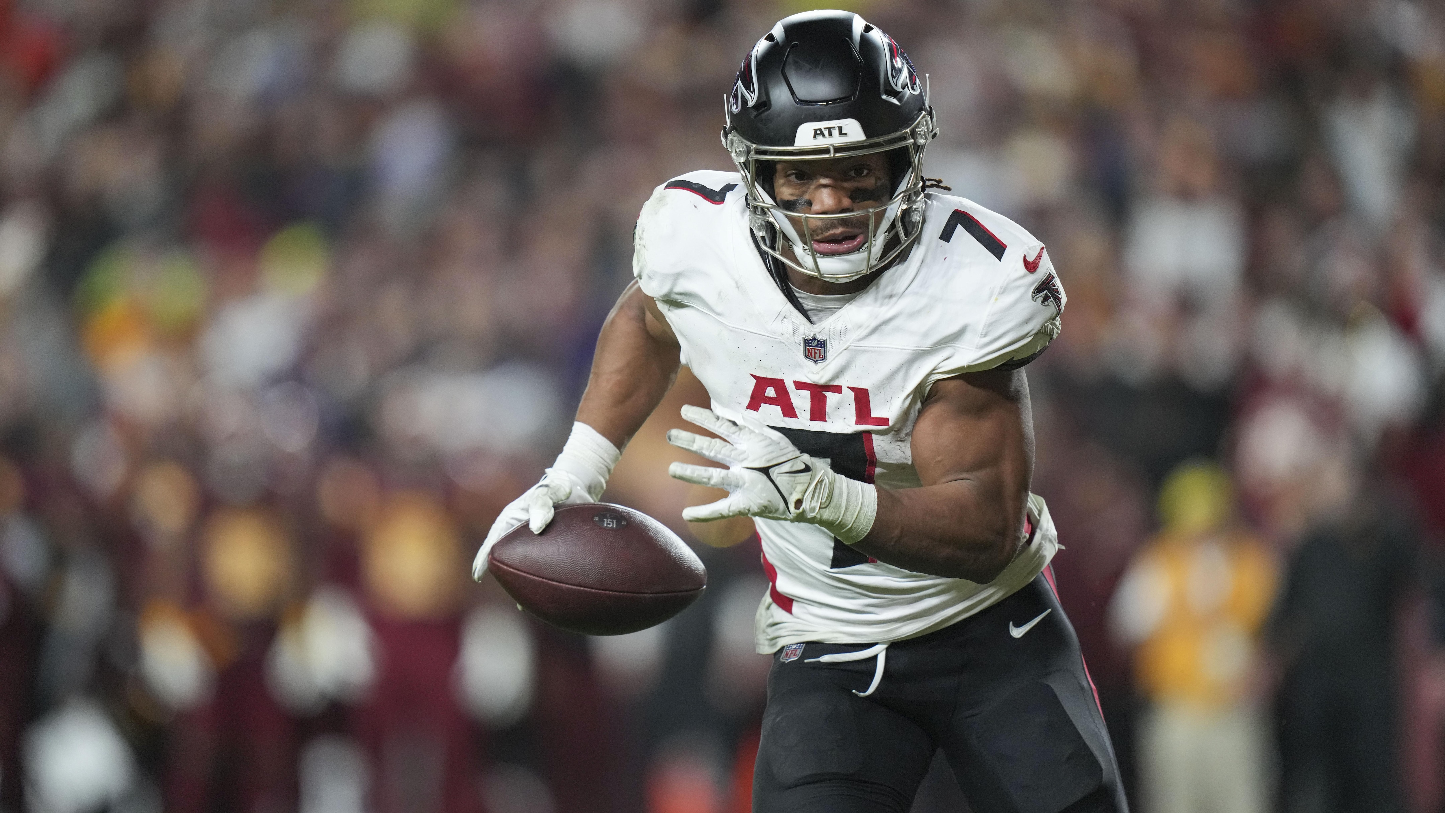 Falcons Commanders Football