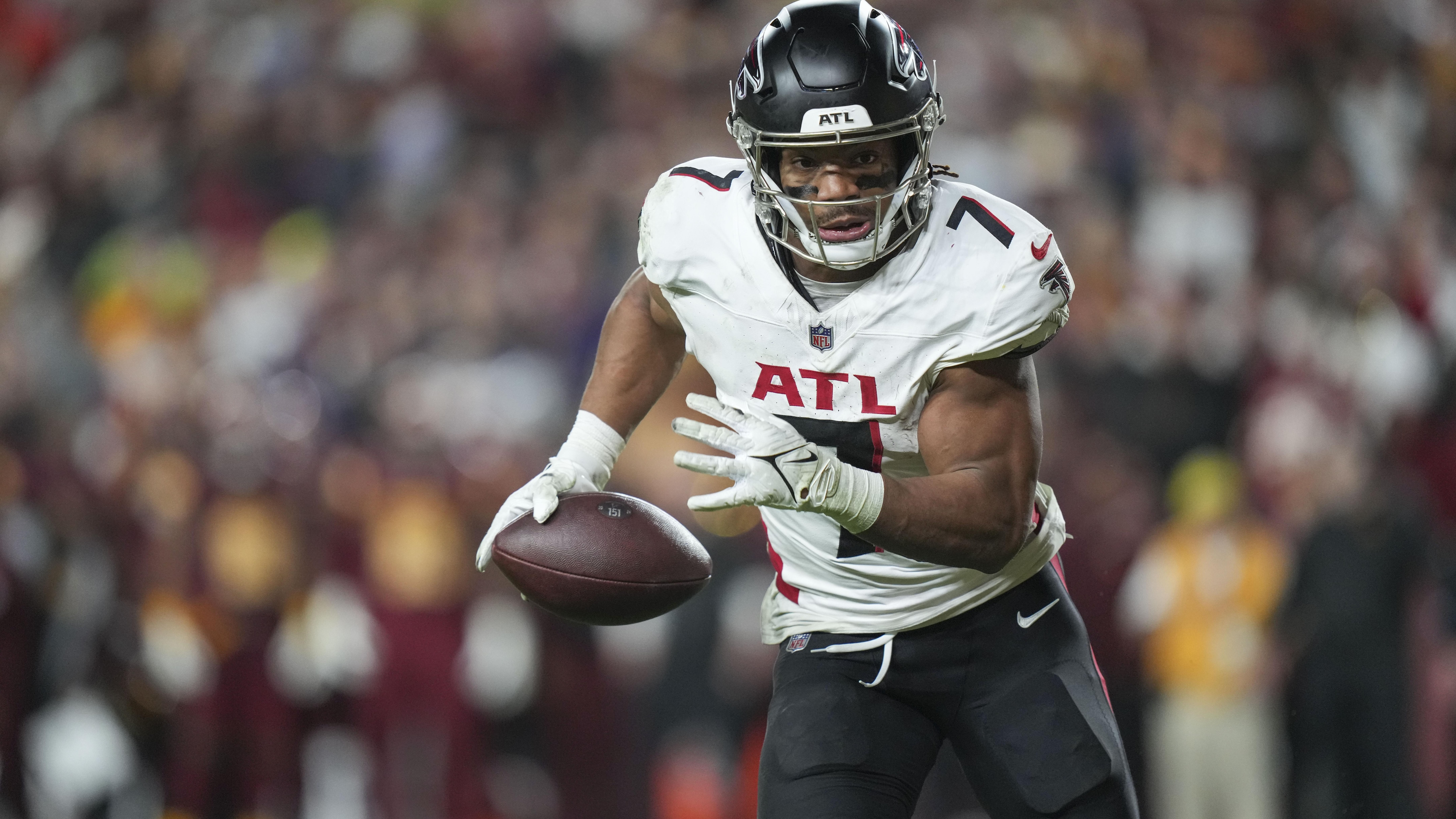 Falcons Commanders Football
