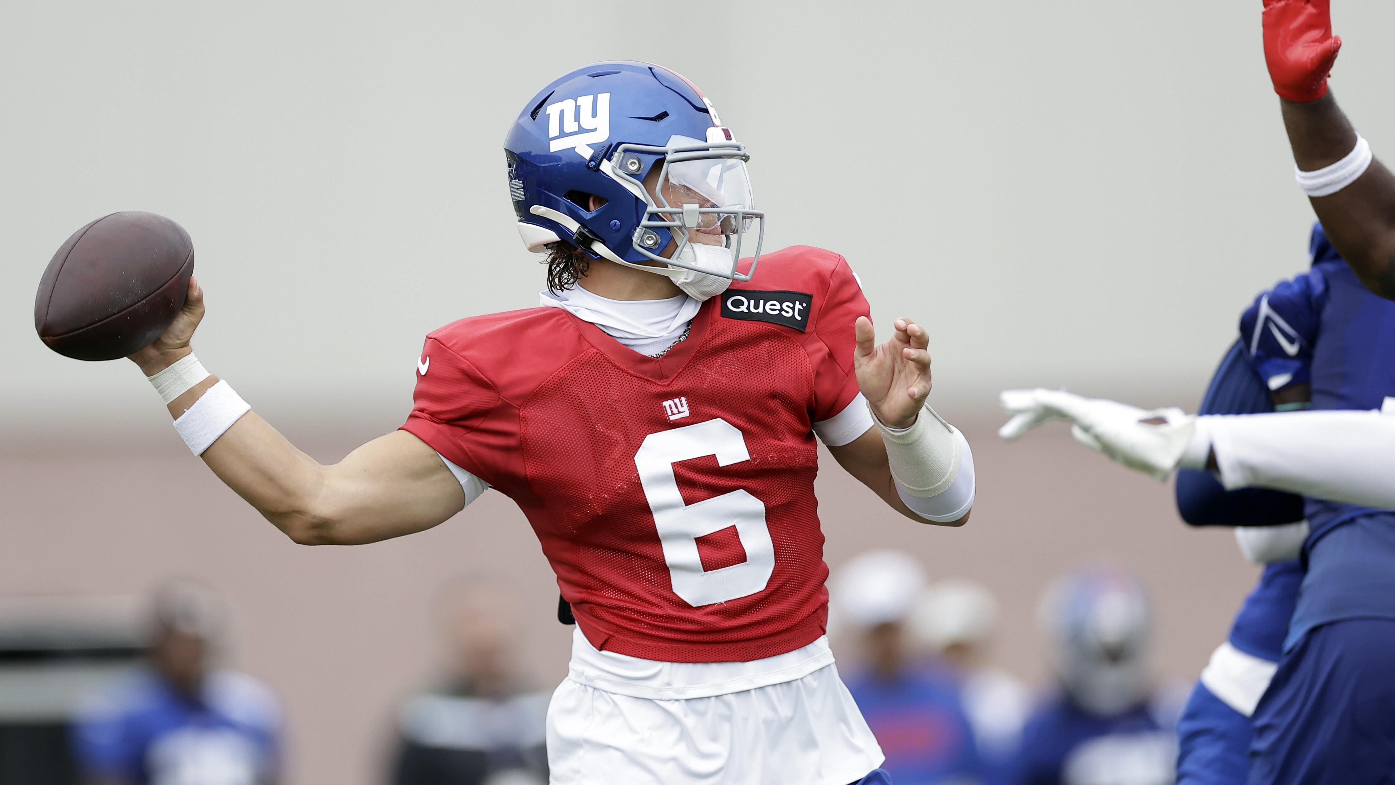 Giants Camp Football