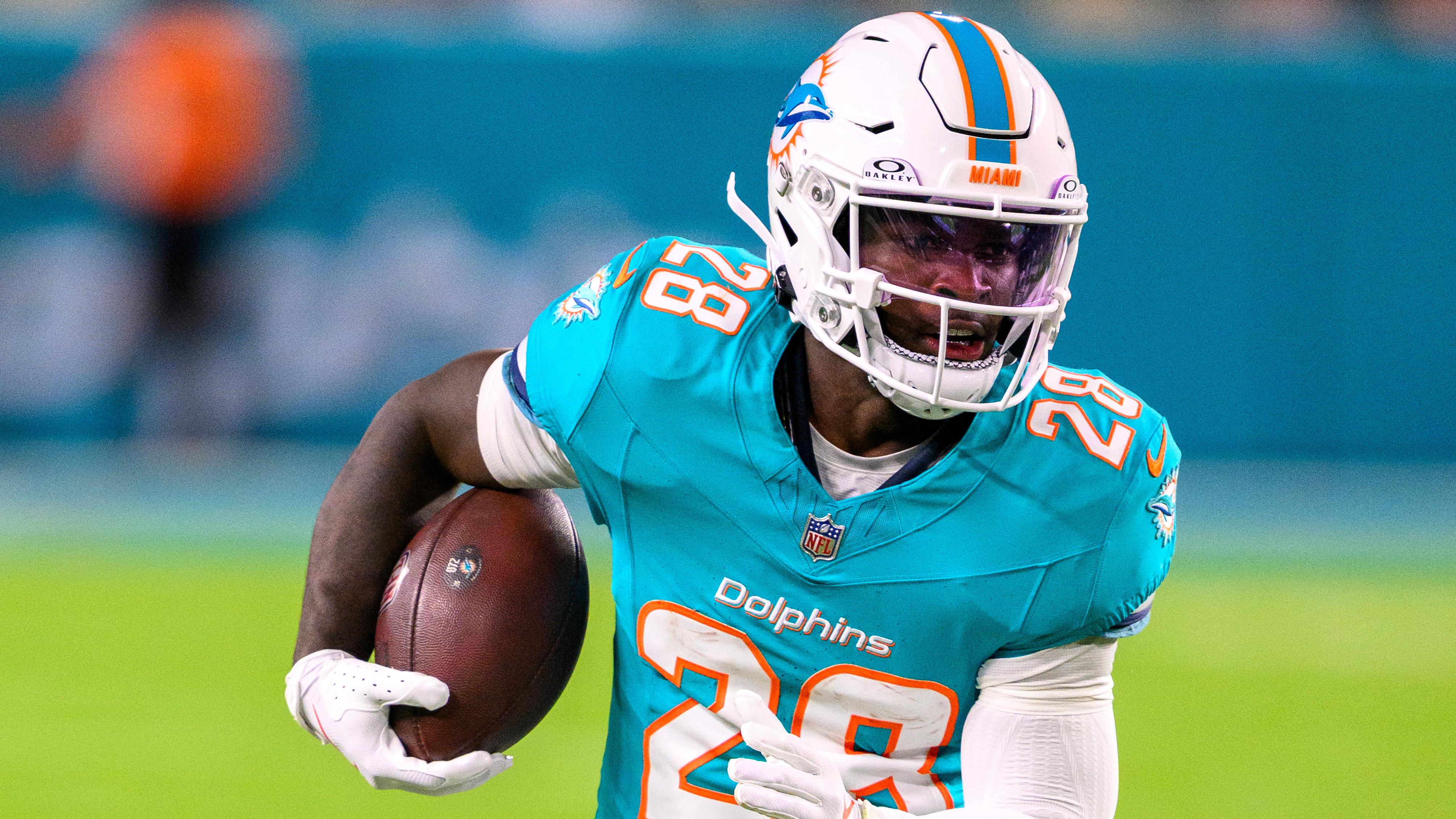 De'Von Achane Reportedly Generated 'Significant Interest' at 2025 NFL Trade  Deadline