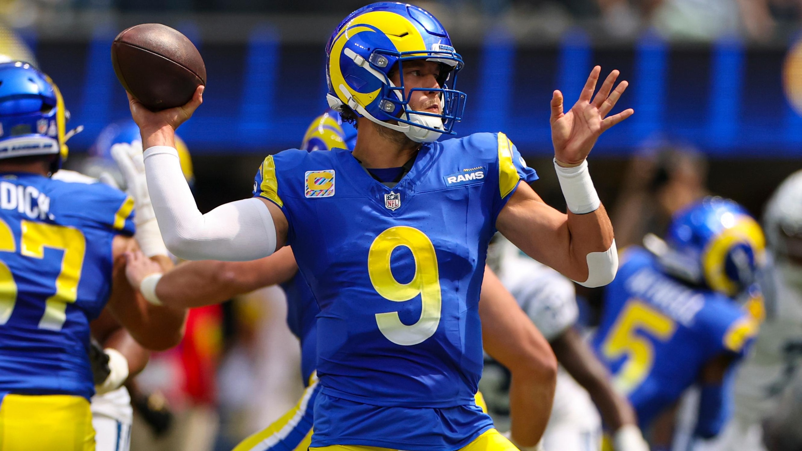 Colts Rams Football