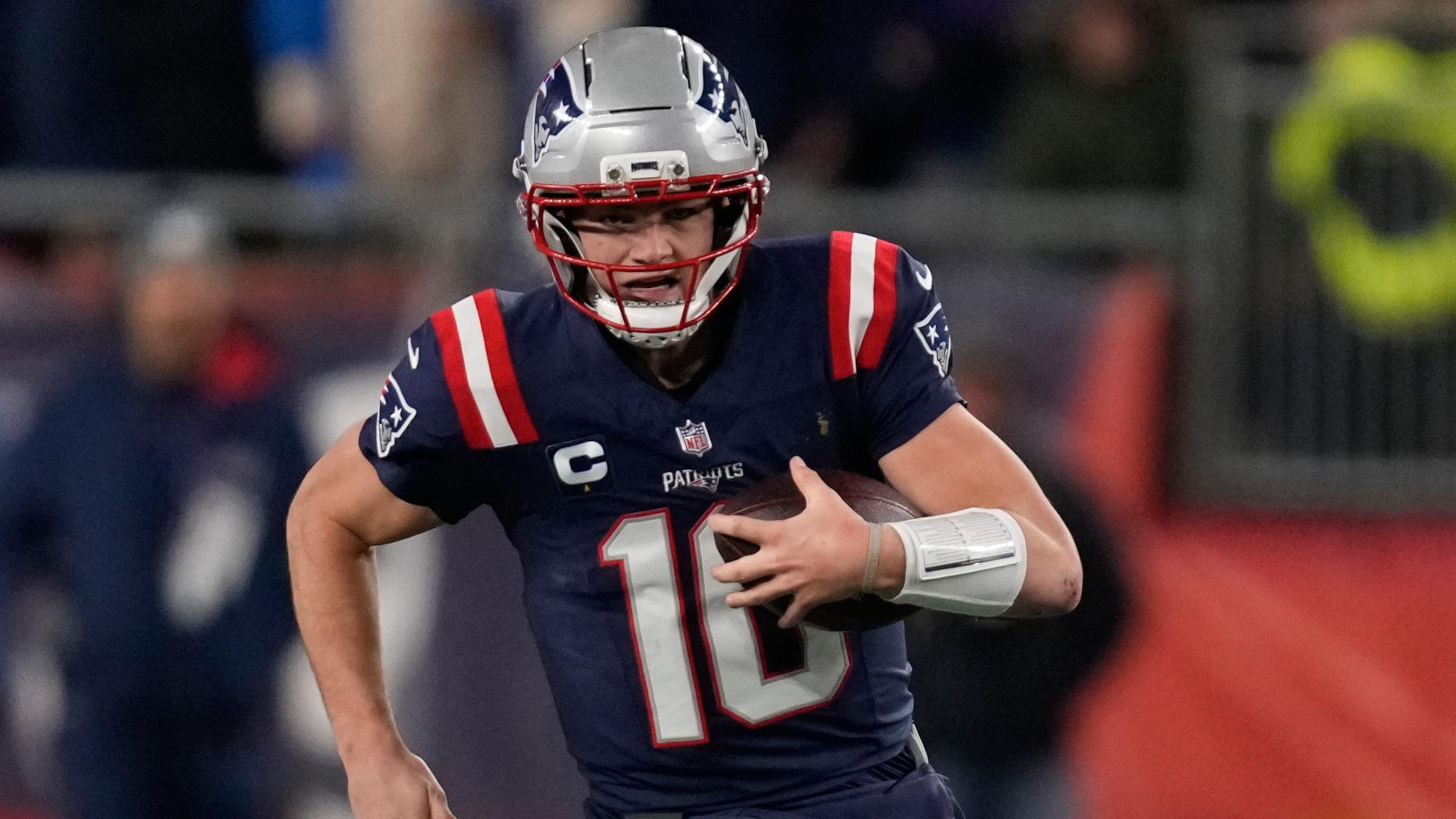 Chargers Patriots Football
