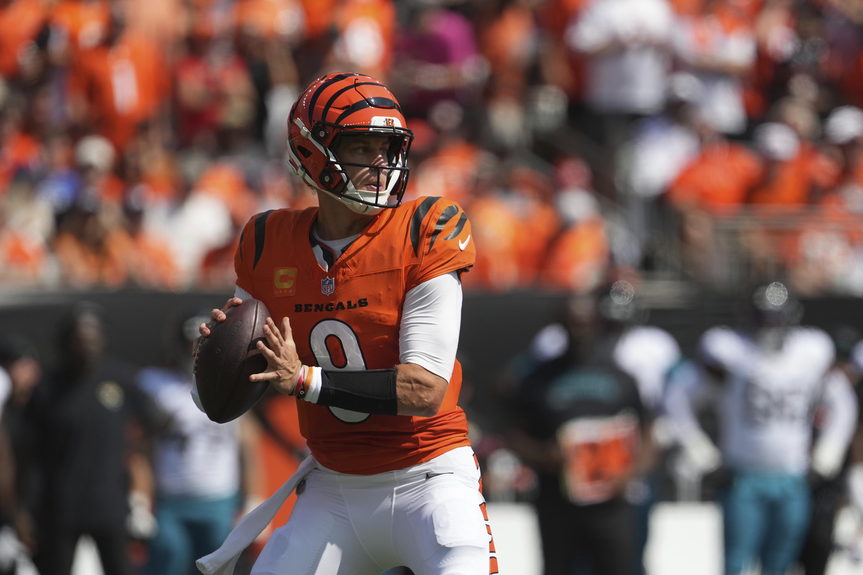 Joe Burrow, Josh Jacobs, NFL Injury Statuses and Fantasy Impact for Week 12