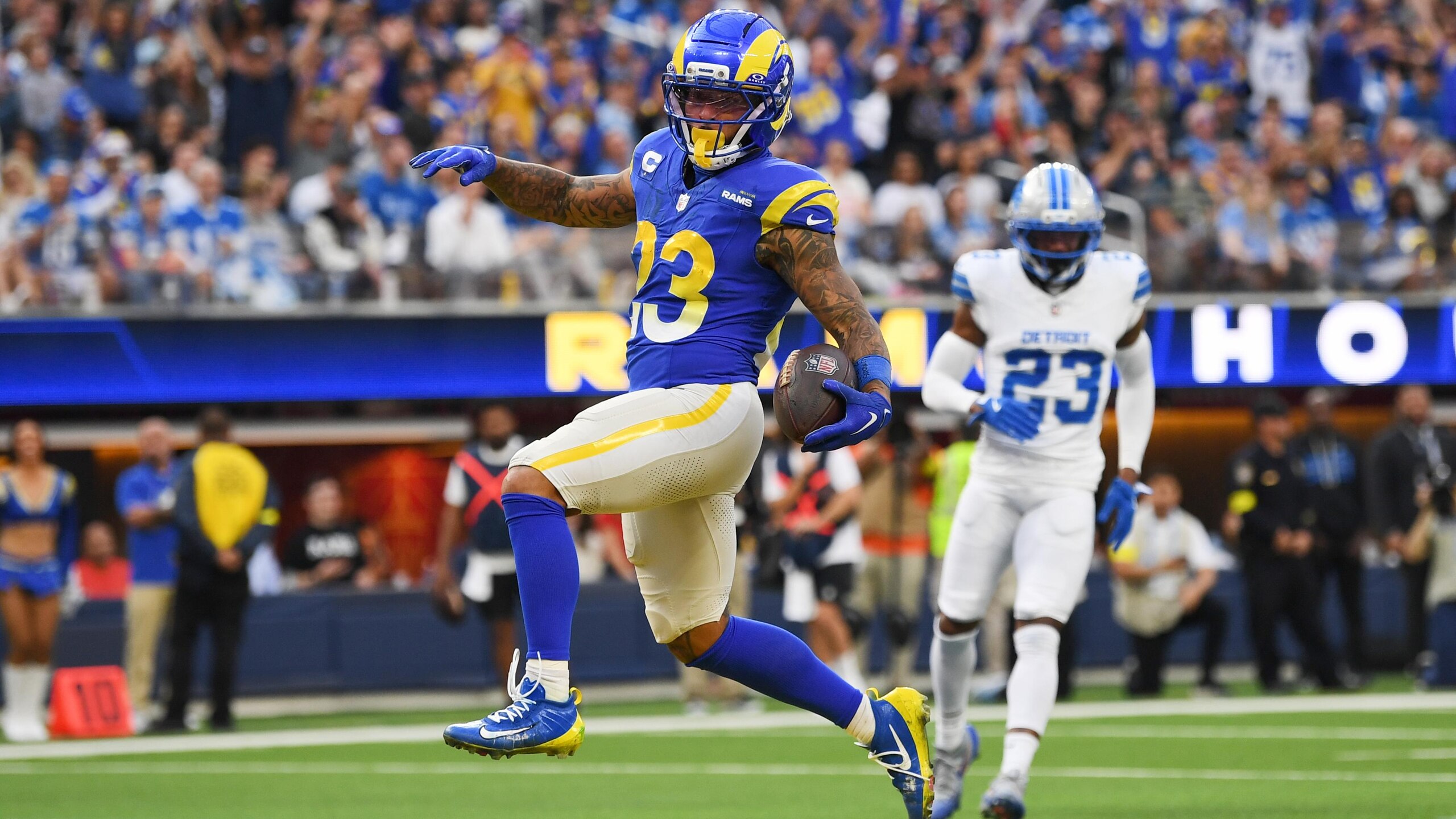 Lions Rams Football