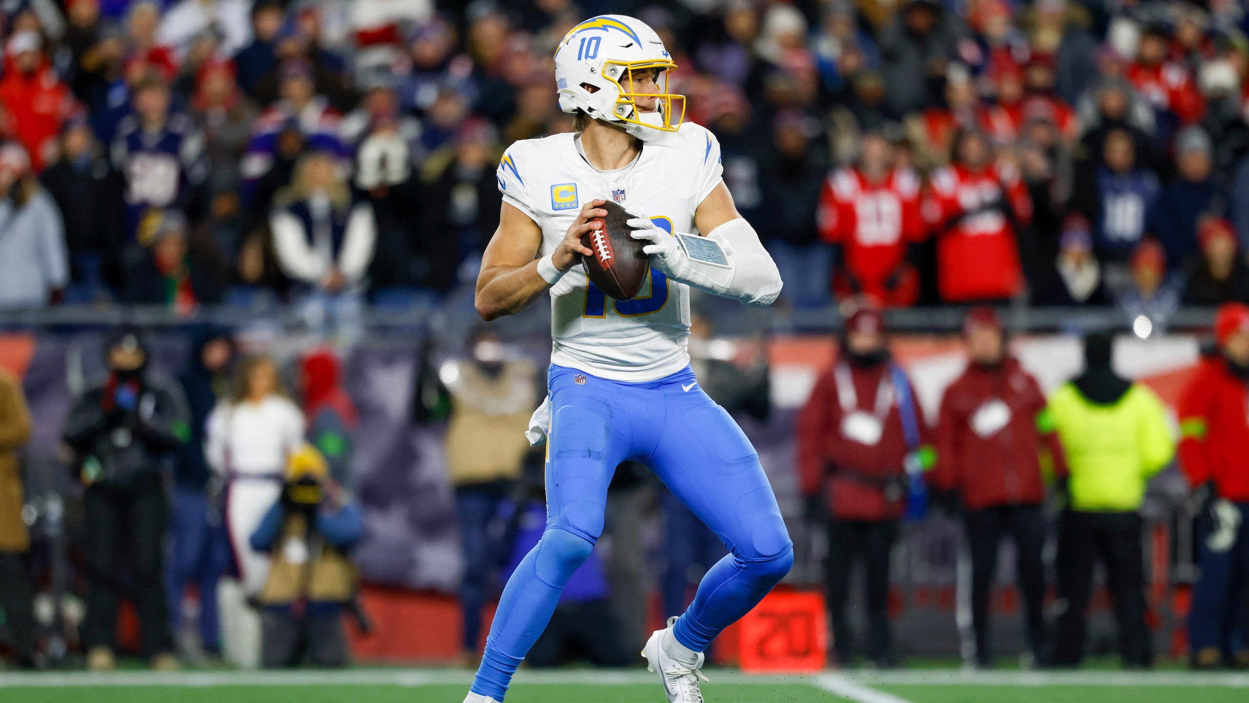 Chargers Patriots Football