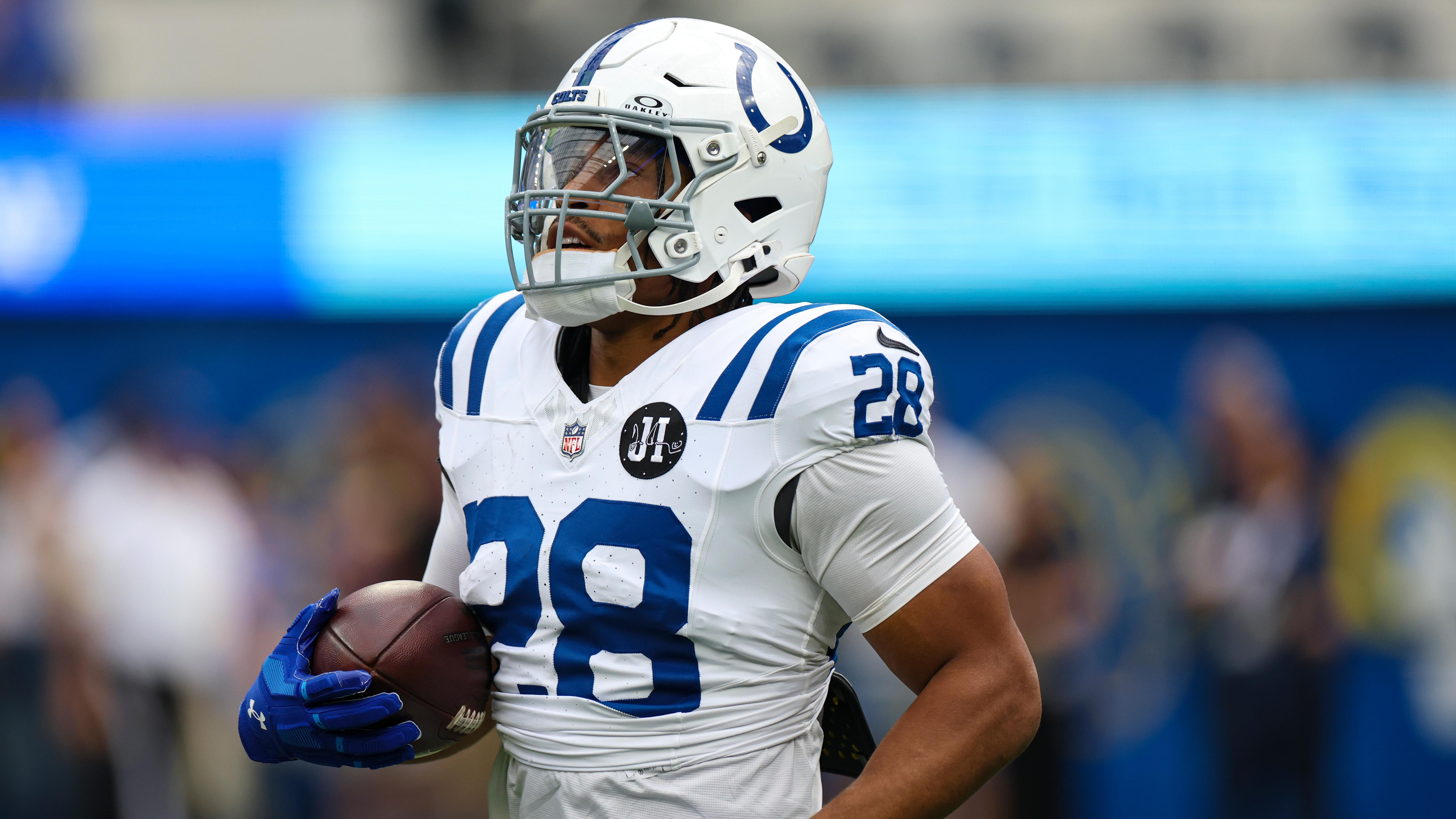 Colts Rams Football
