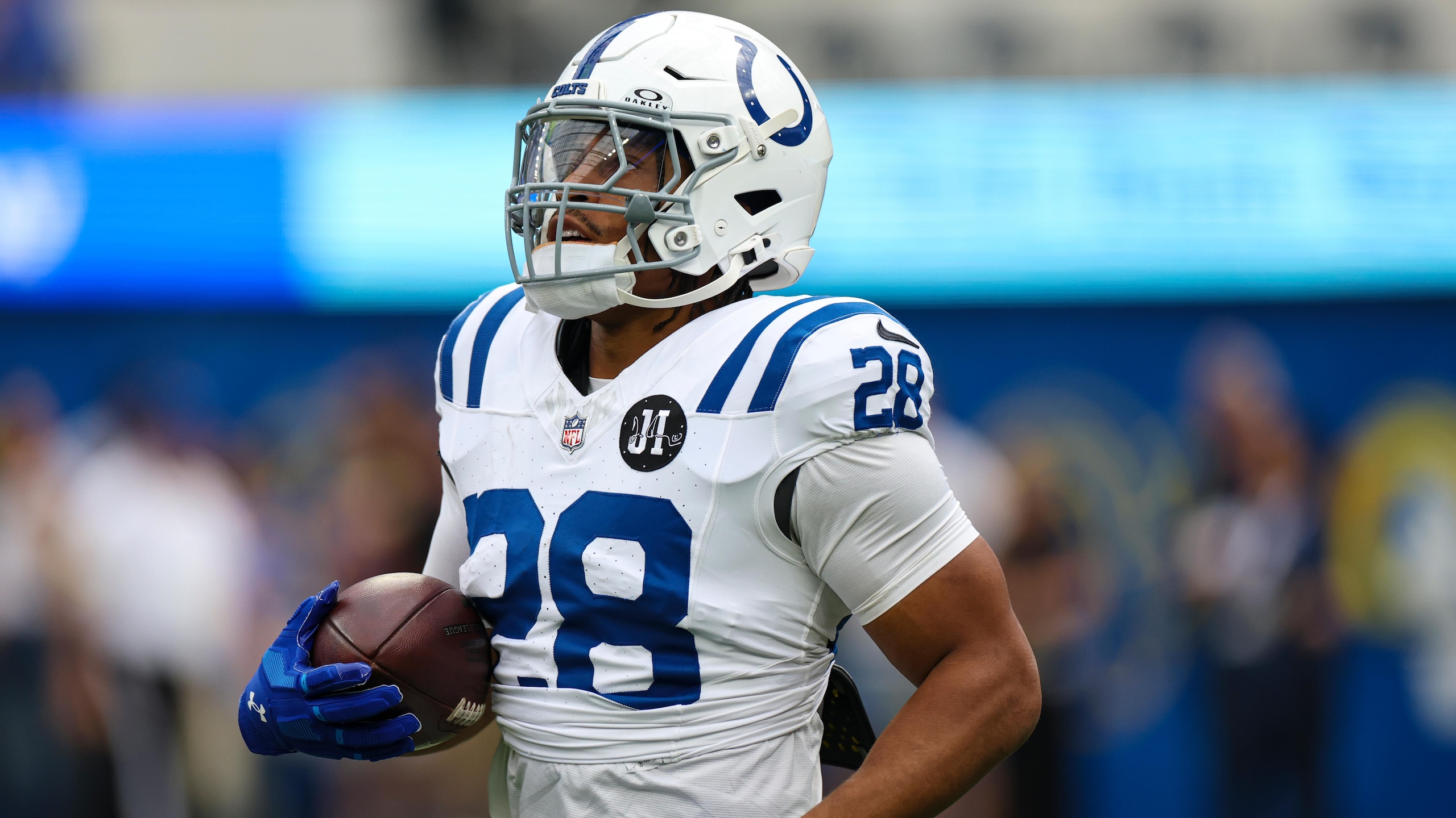 Colts Rams Football