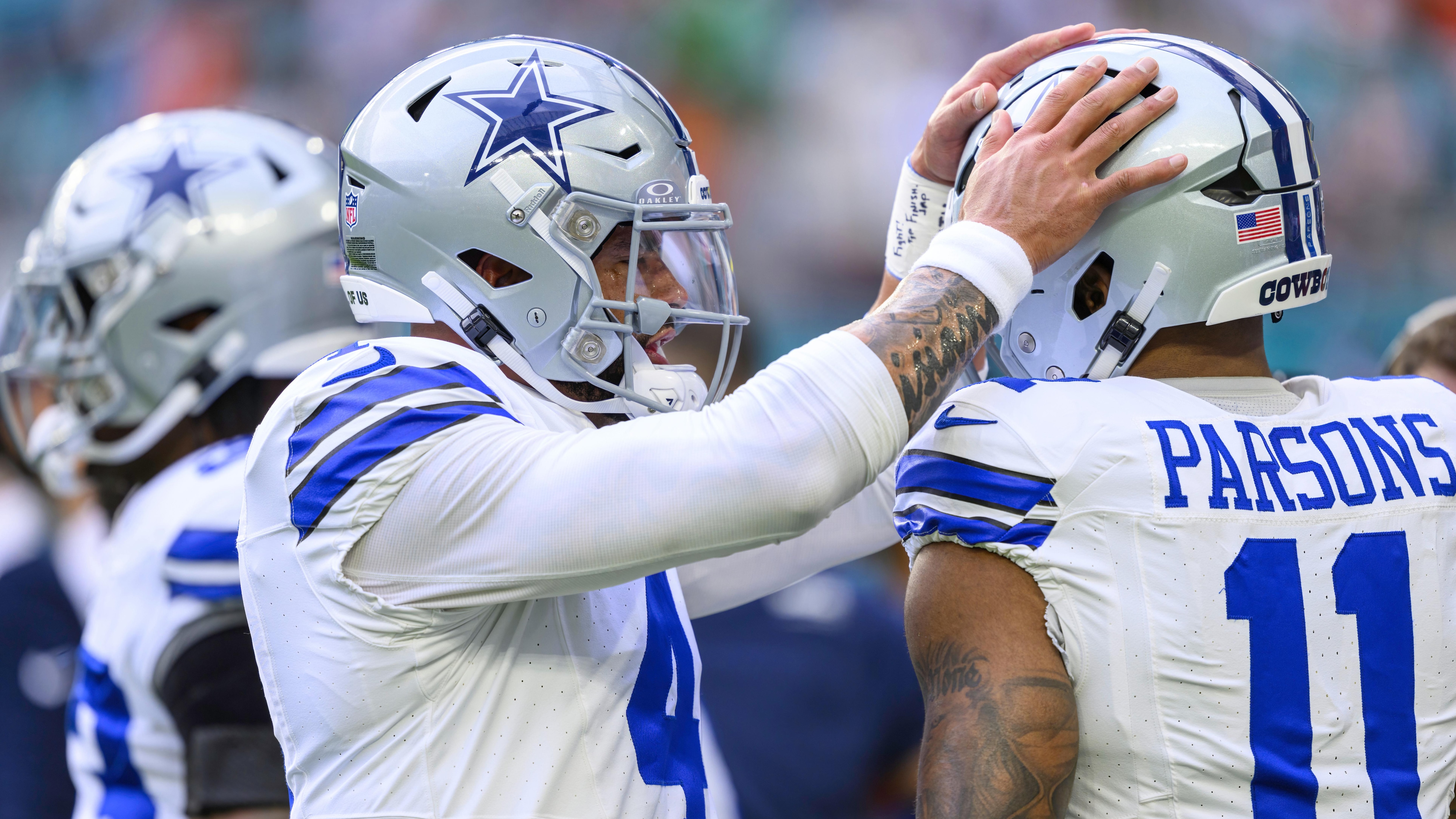 Cowboys’ Dak Prescott Has ‘Confidence’ Micah Parsons Plays Week 1 amid Contract Talks