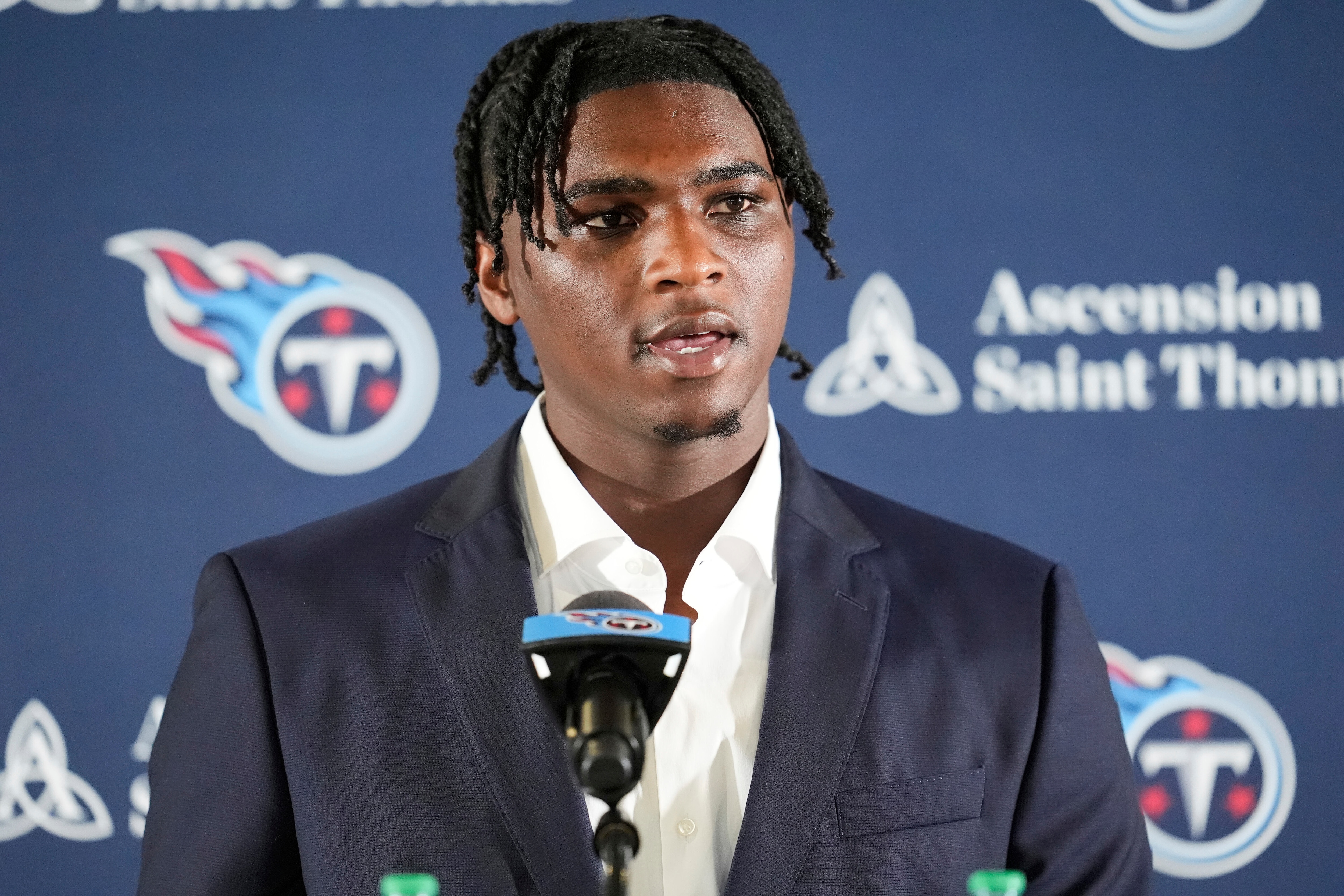 Titans Draft Football