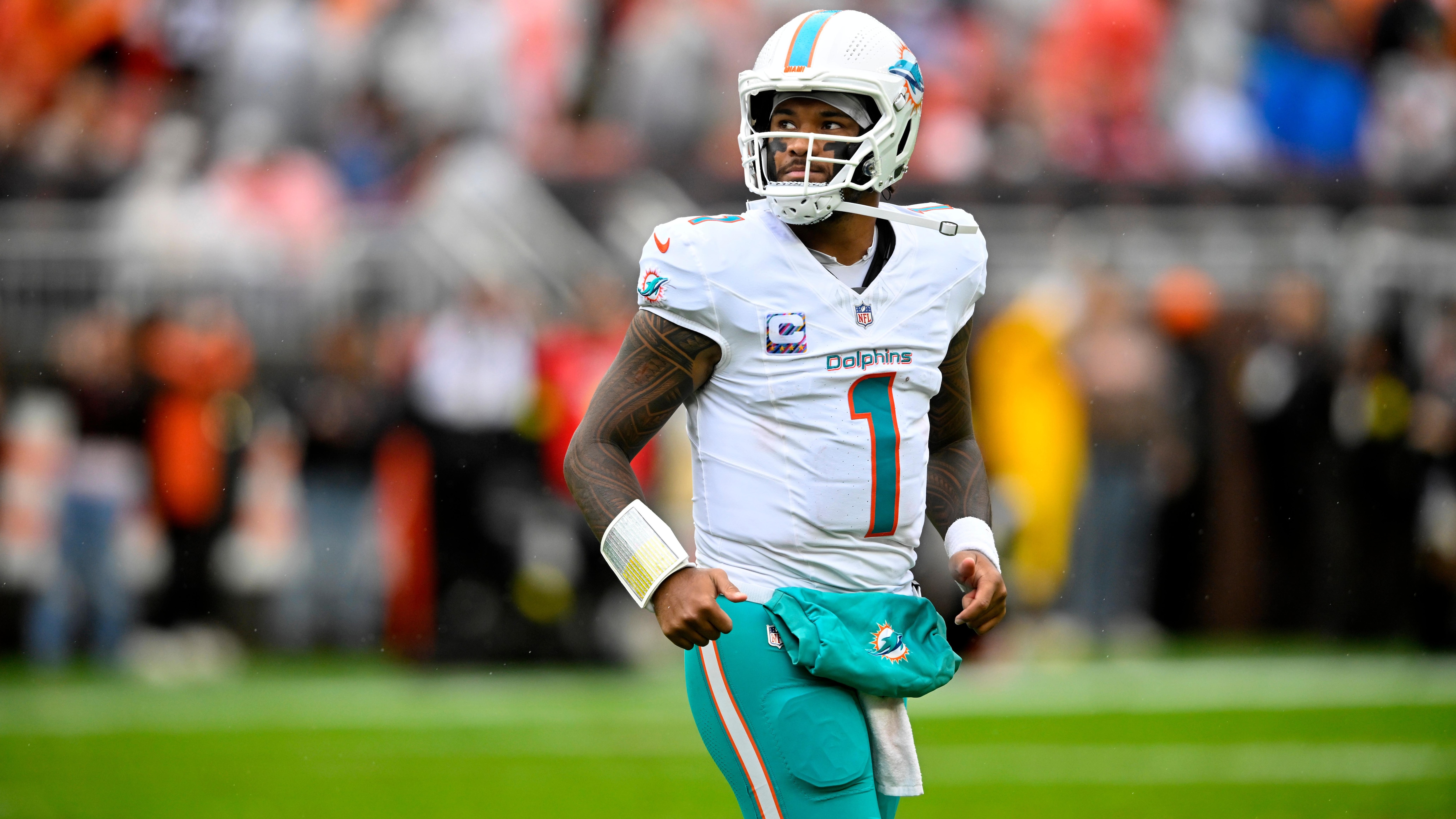 NFL Fans Eye McDaniel Firing, Shedeur Sanders Trade as Tua, Dolphins Lose  to Browns