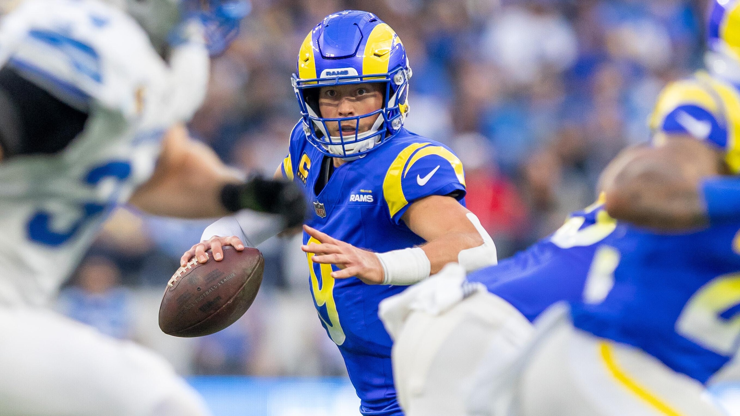 Lions Rams Football