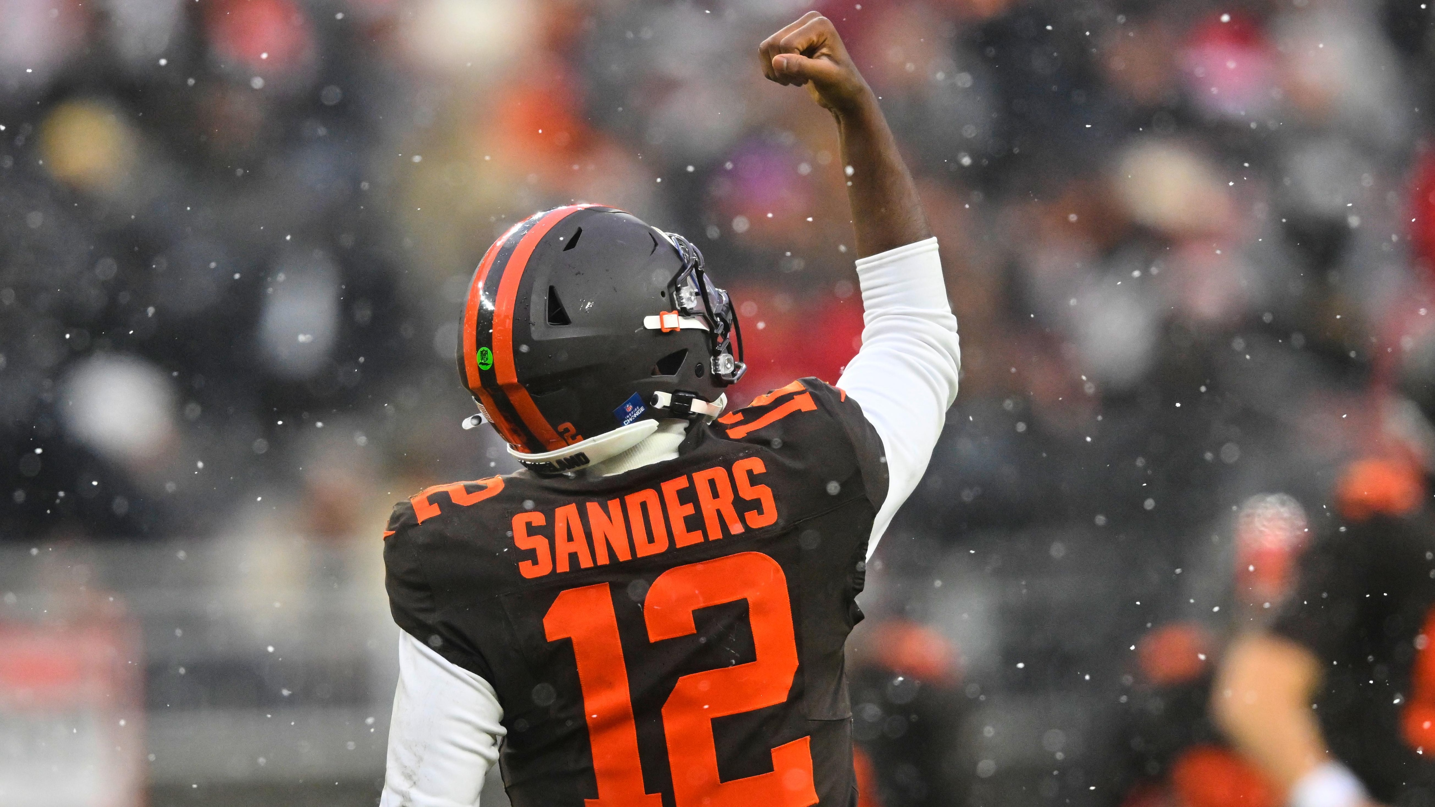 Browns HC Stefanski Explains Shedeur Sanders Not Being on Field for 2-Point  Attempt