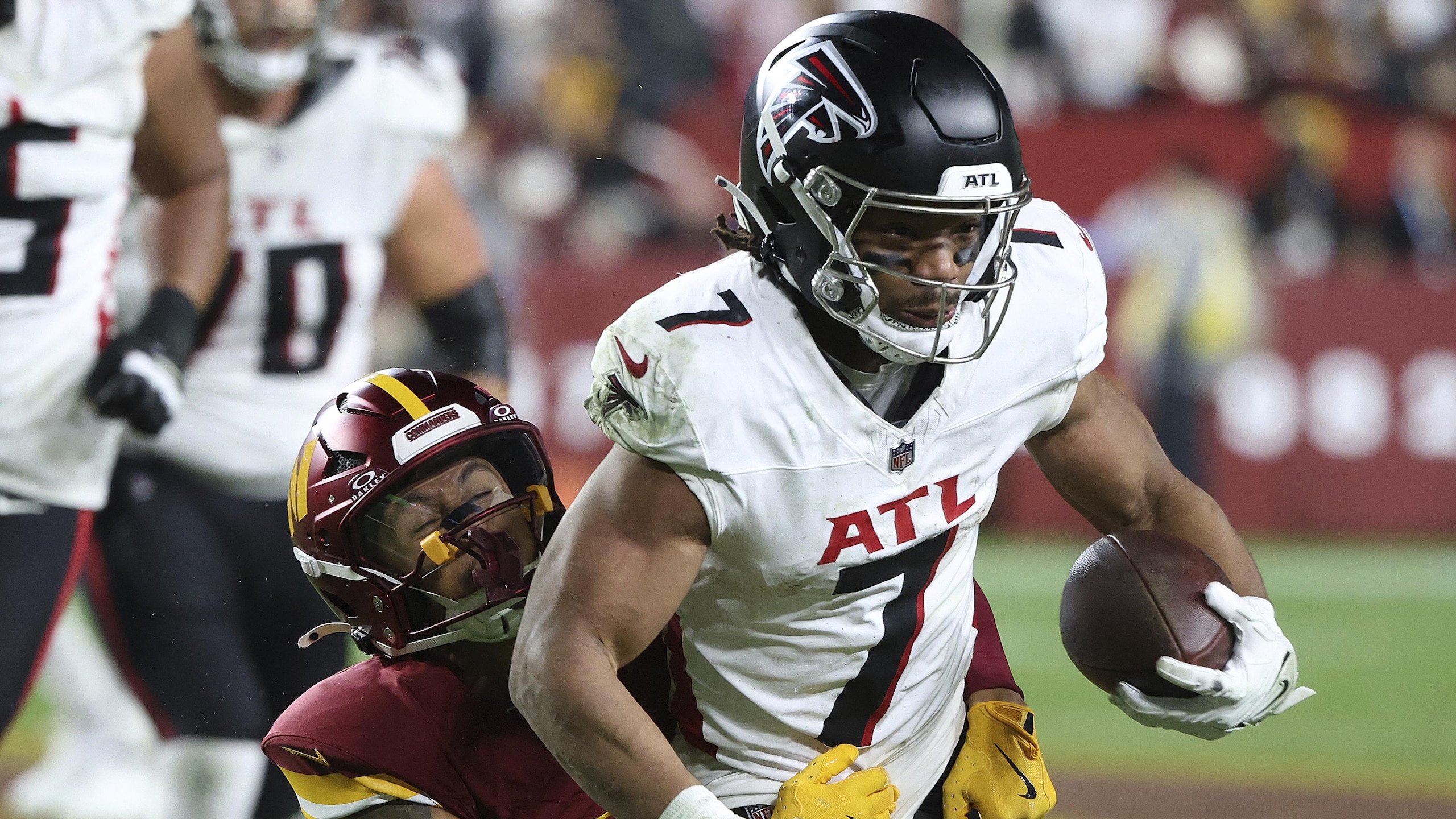 Falcons Commanders Football