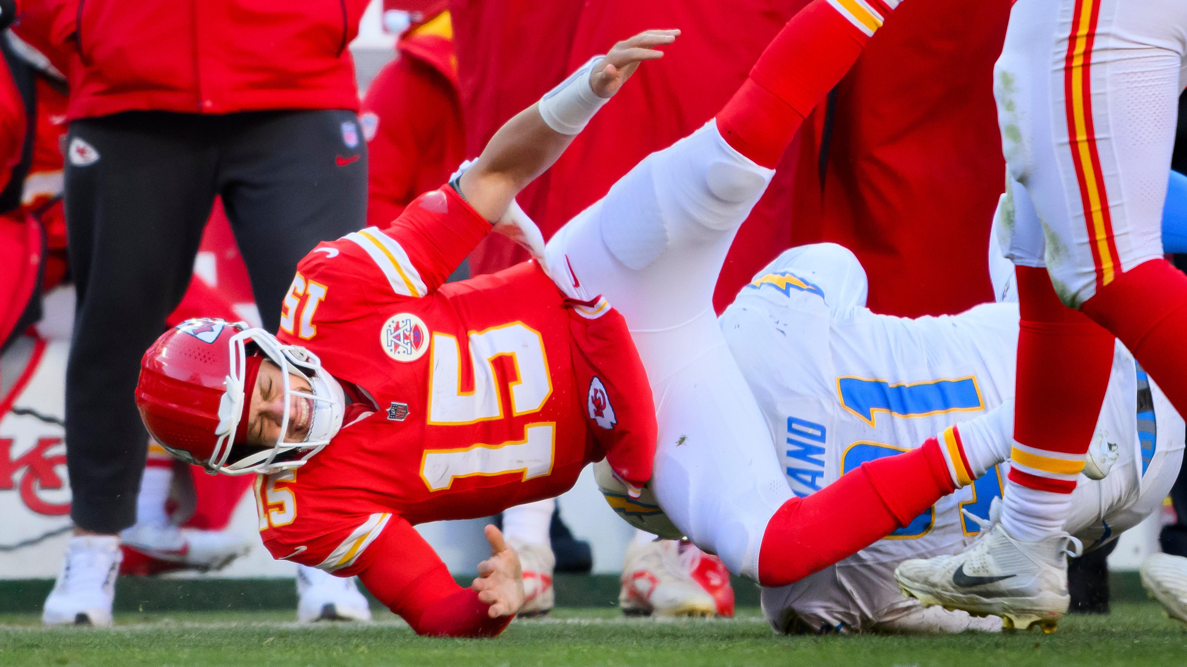 APTOPIX Chargers Chiefs Football