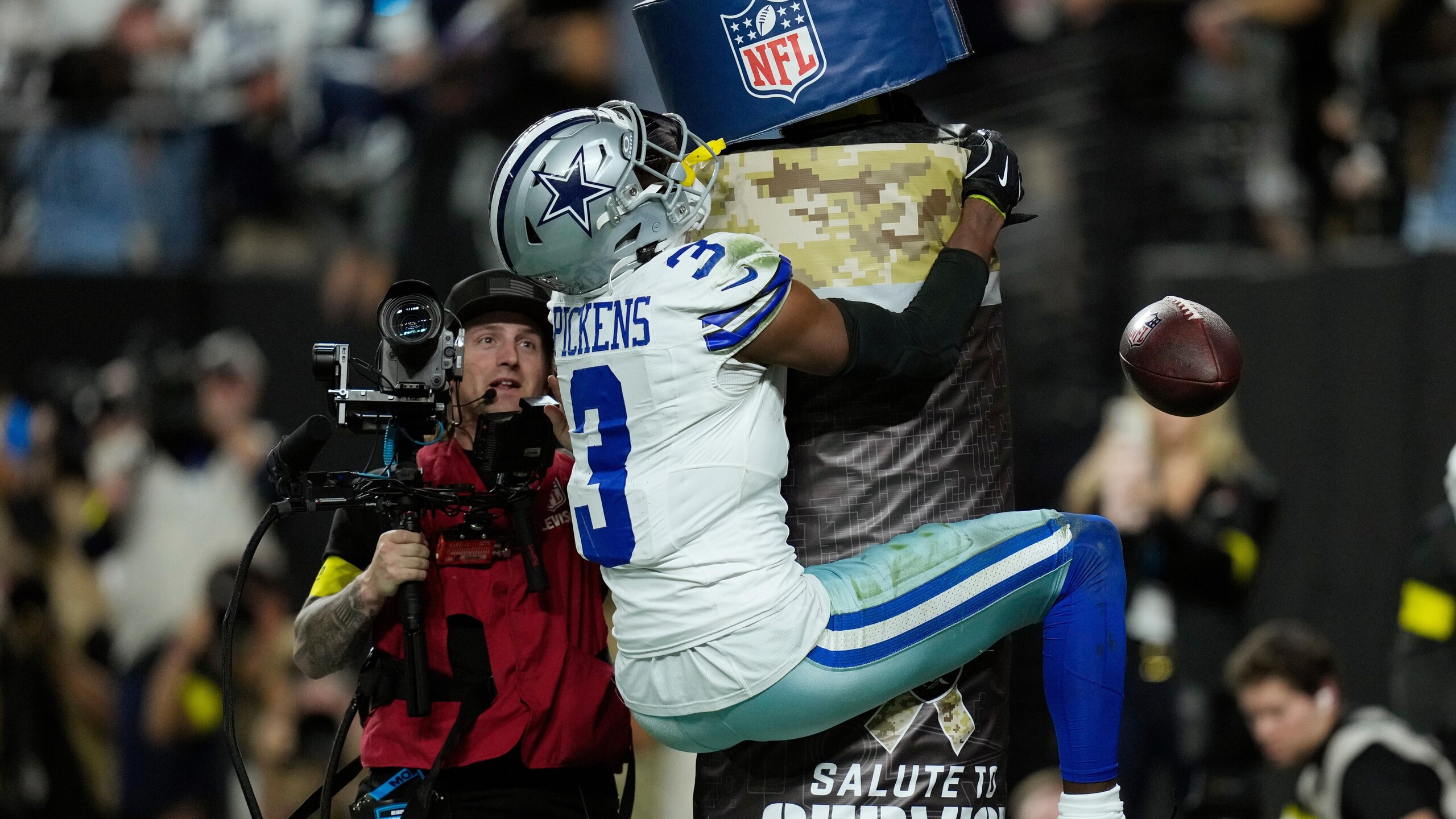 Cowboys Raiders Football
