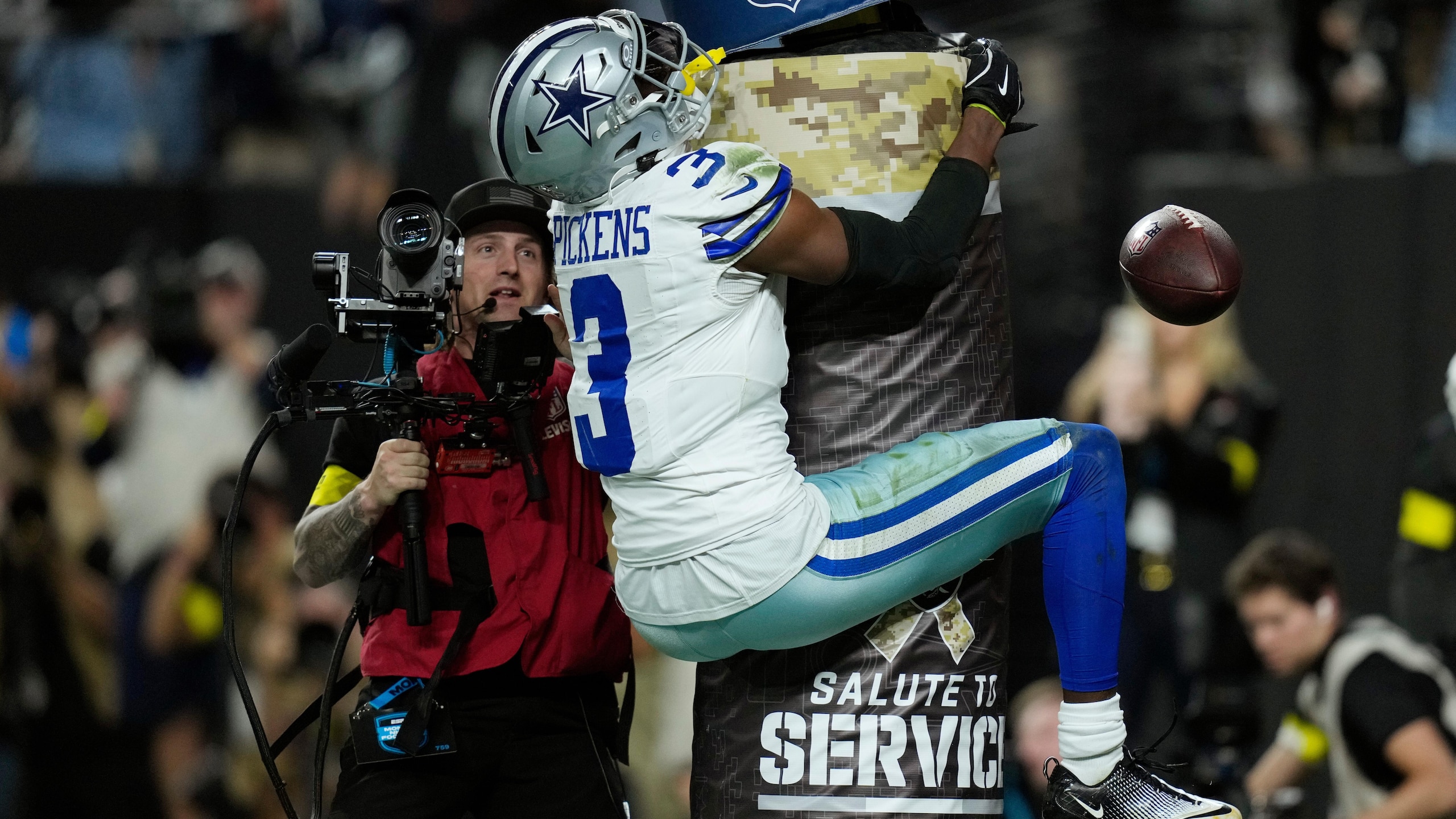 Cowboys Raiders Football