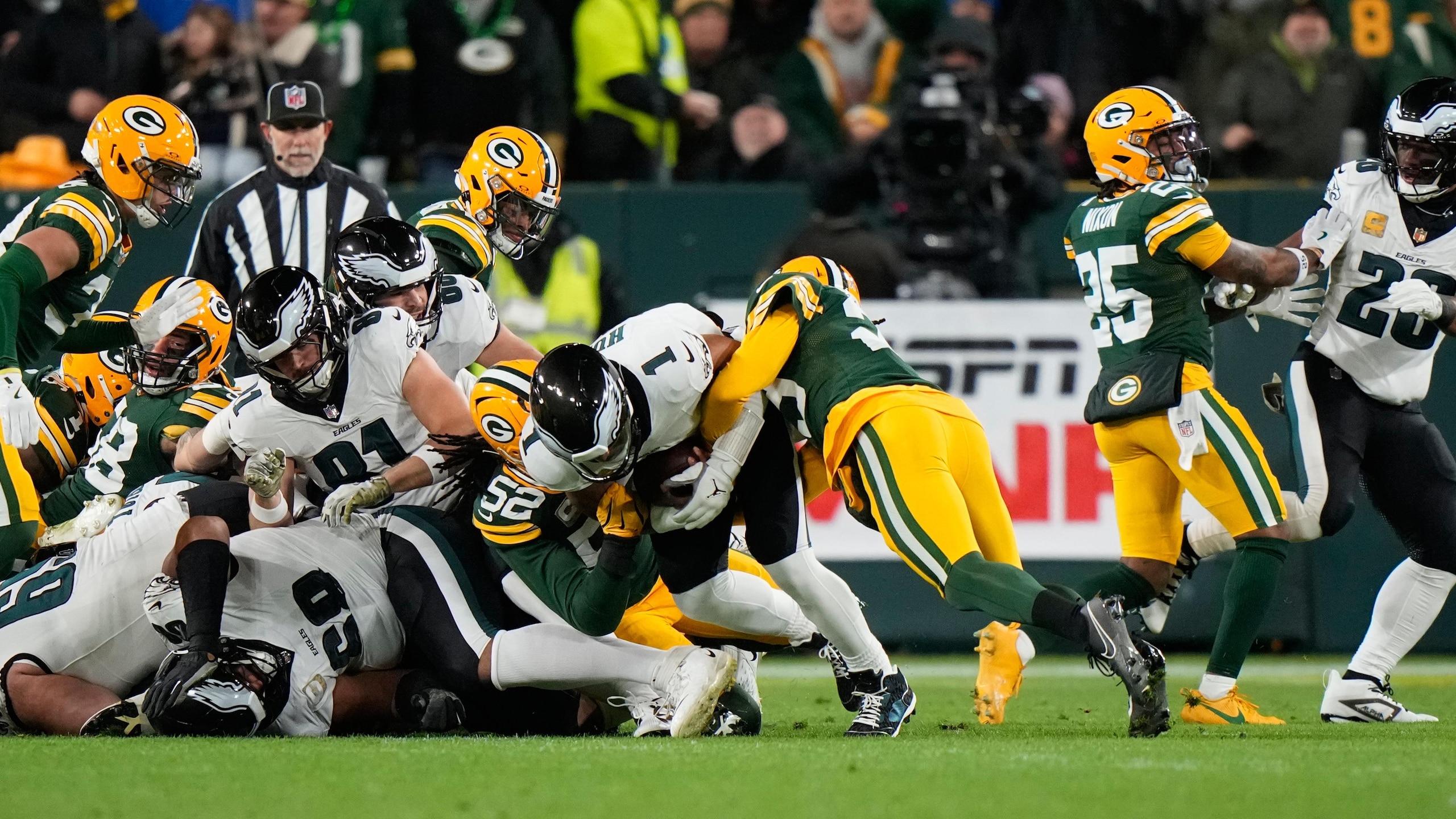 Eagles Packers Football