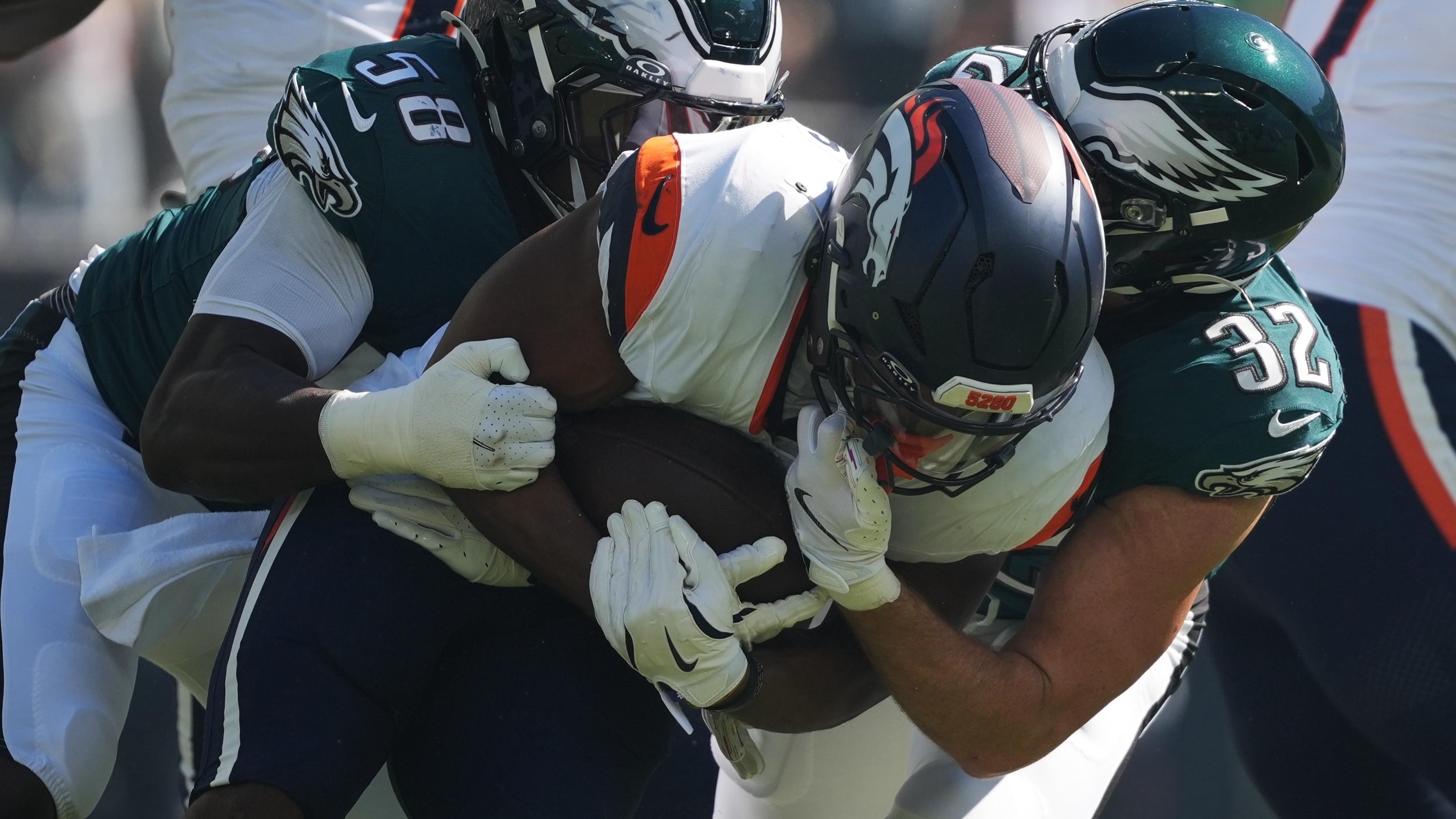 Broncos Eagles Football