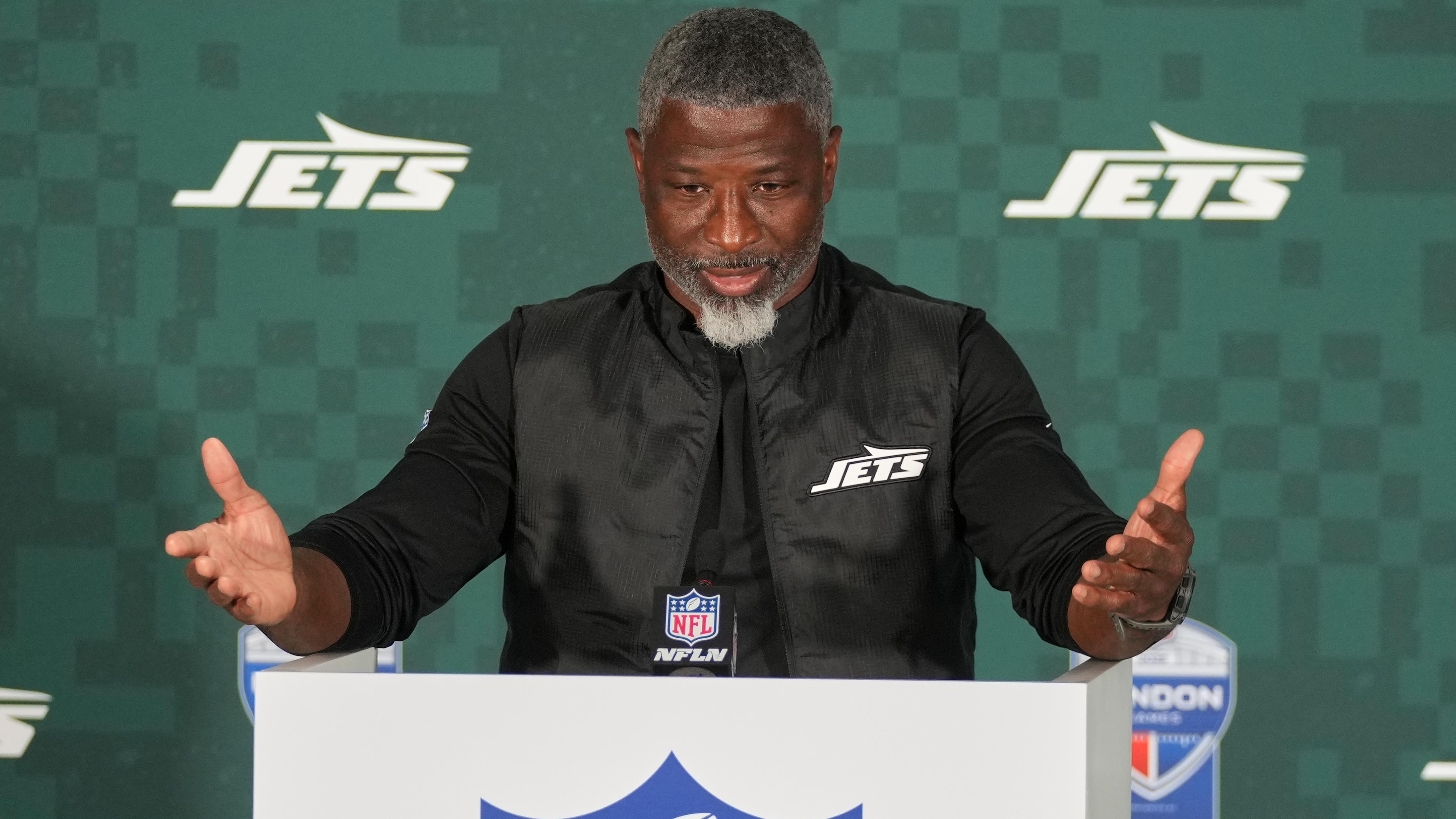 Jets HC Aaron Glenn Reportedly Won't Be Fired, Contract is More Than Robert Saleh Had