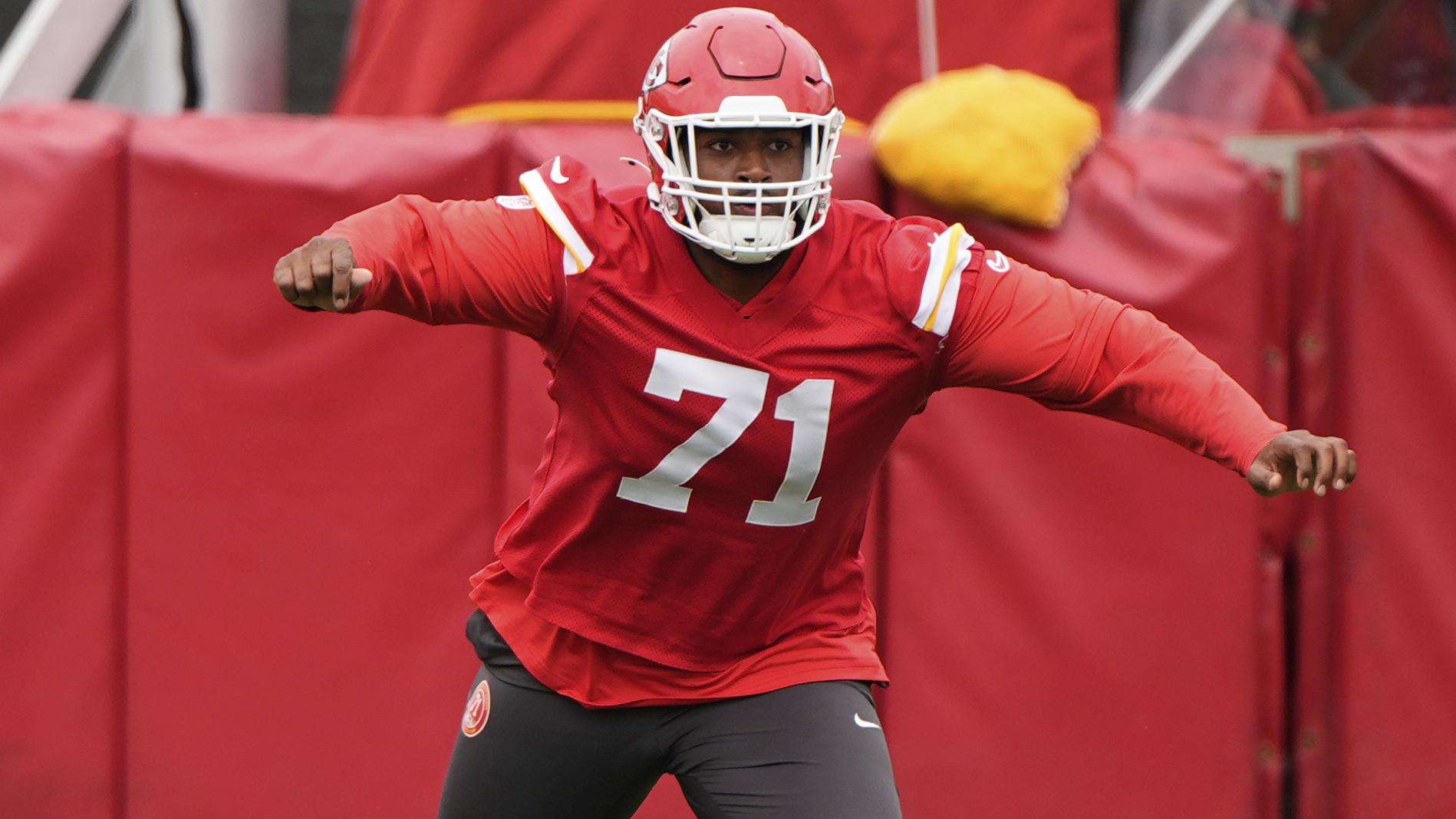 Josh Simmons Reportedly ‘On Track’ to Be Chiefs’ Starting LT Amid Injury Return