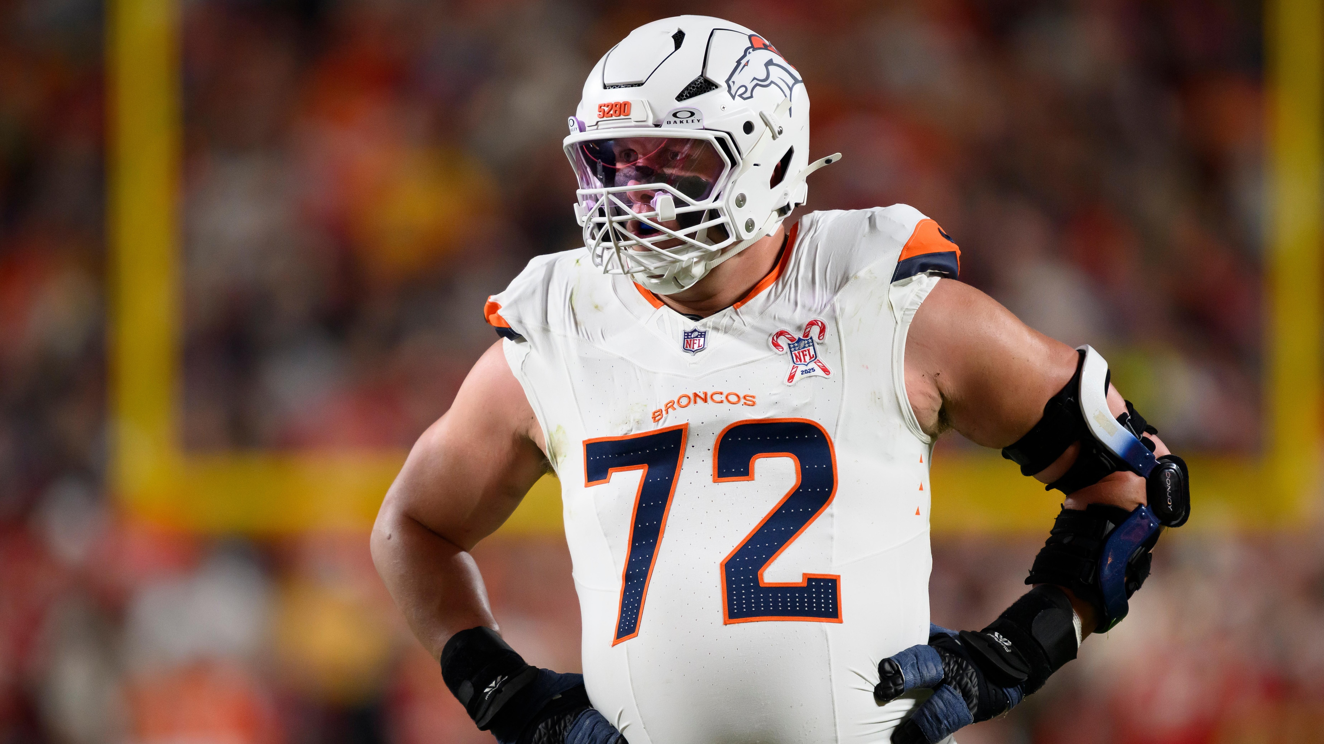 Broncos Chiefs Football