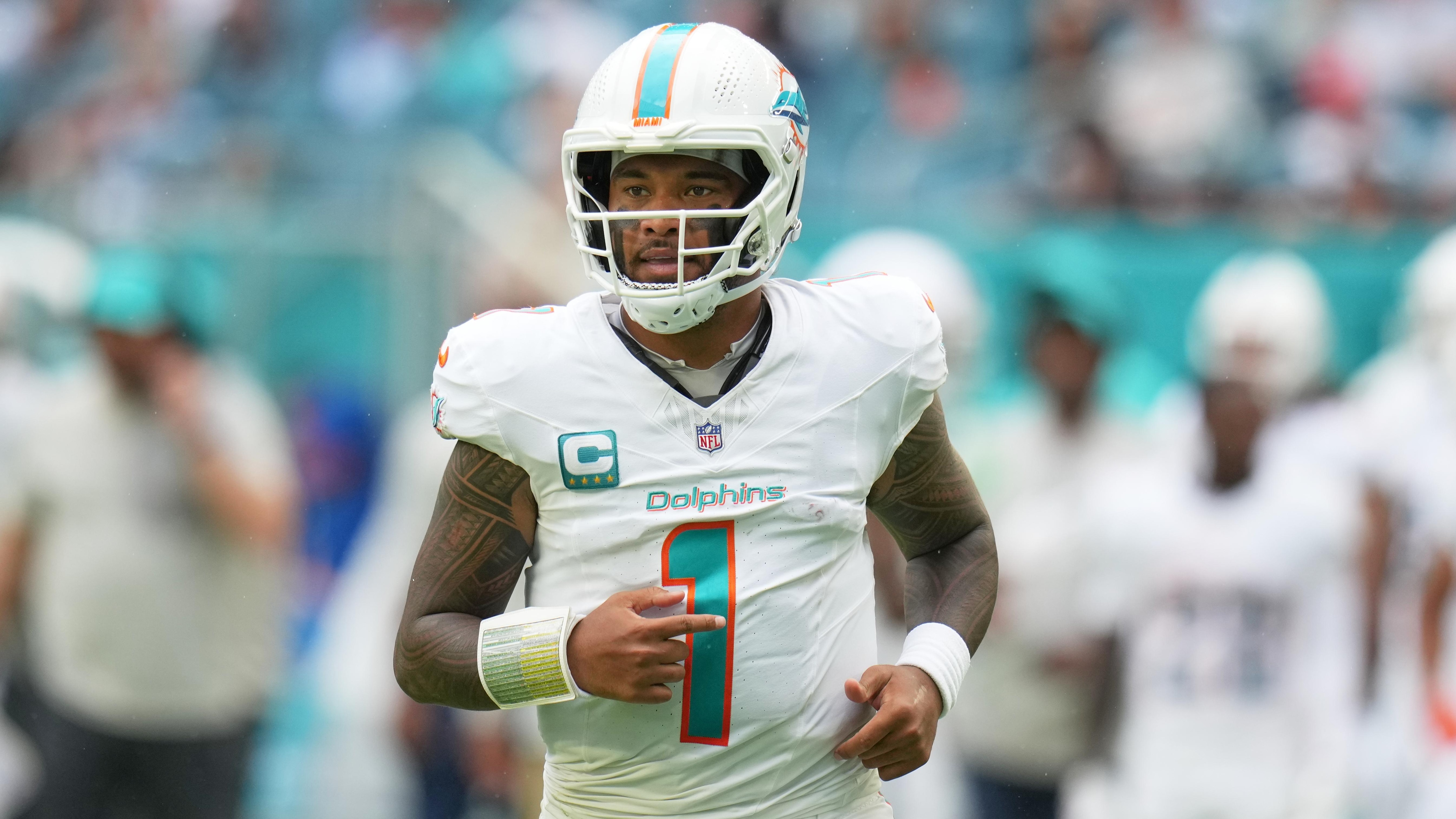 Saints Dolphins Football