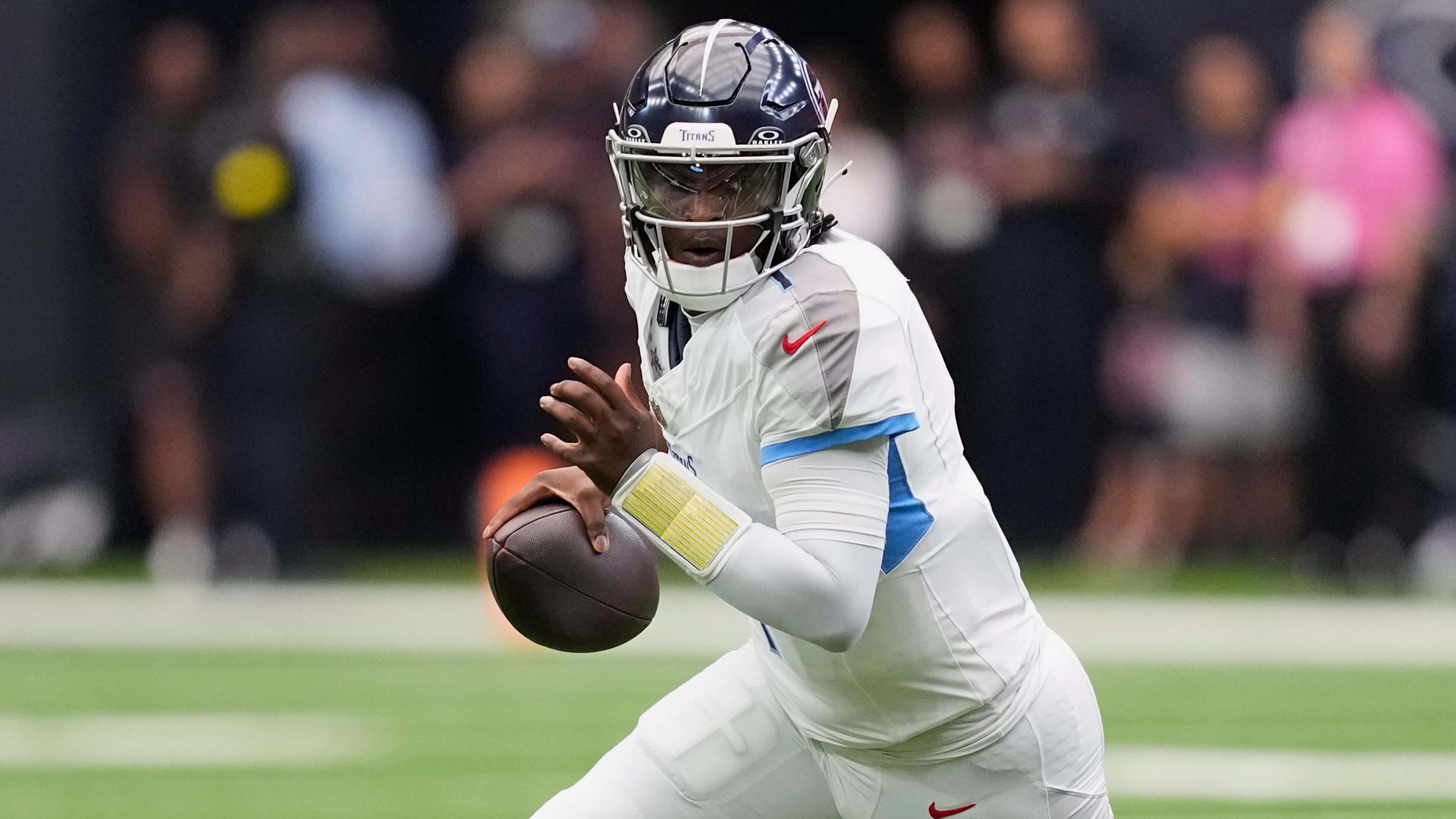 Cam Ward Celebrated by Fans for 1st NFL Win as Titans' Comeback Stuns Kyler, Cardinals
