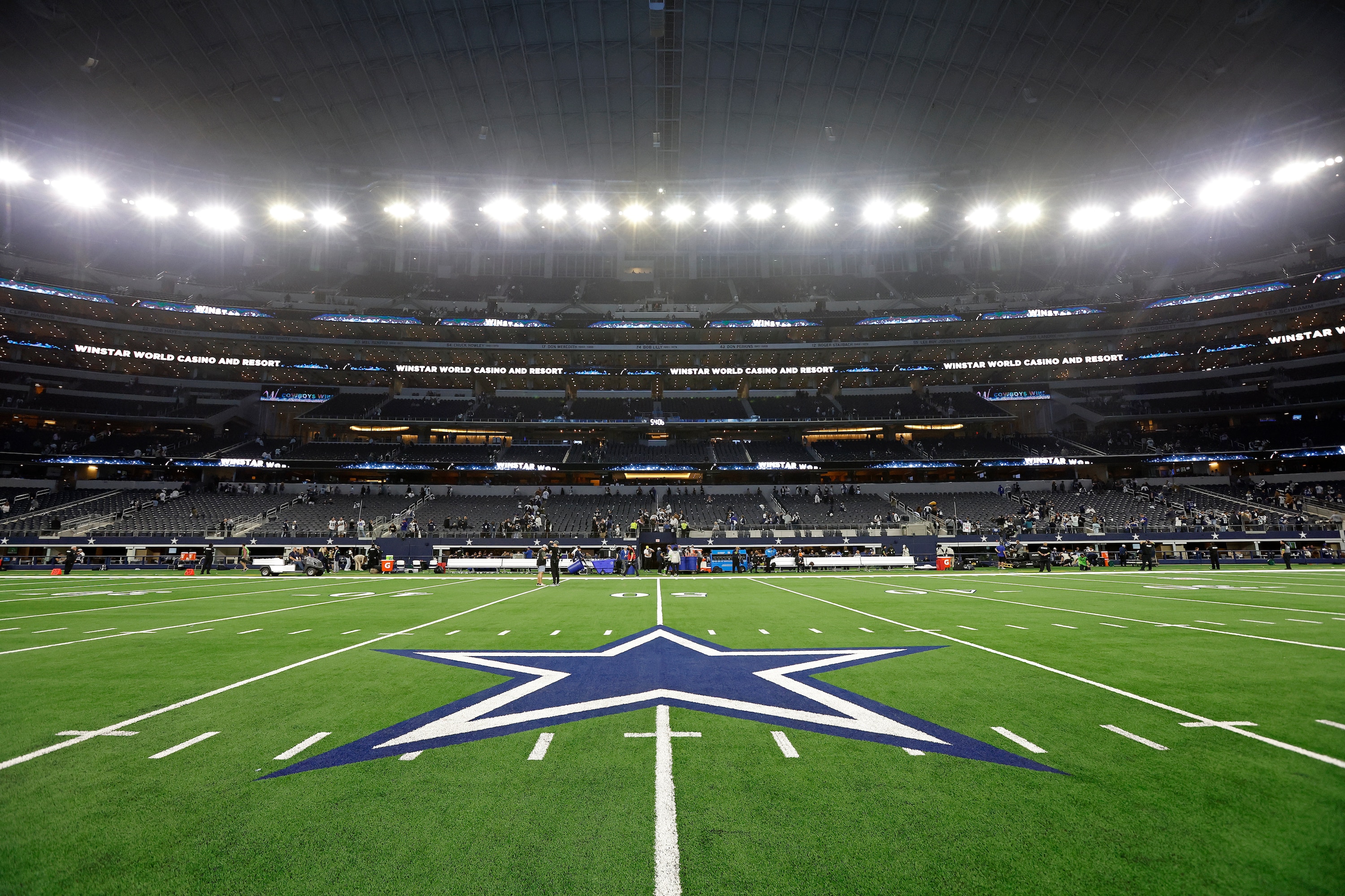 Cowboys, Warriors, Yankees, Top Sports Valuations After Lakers' ...