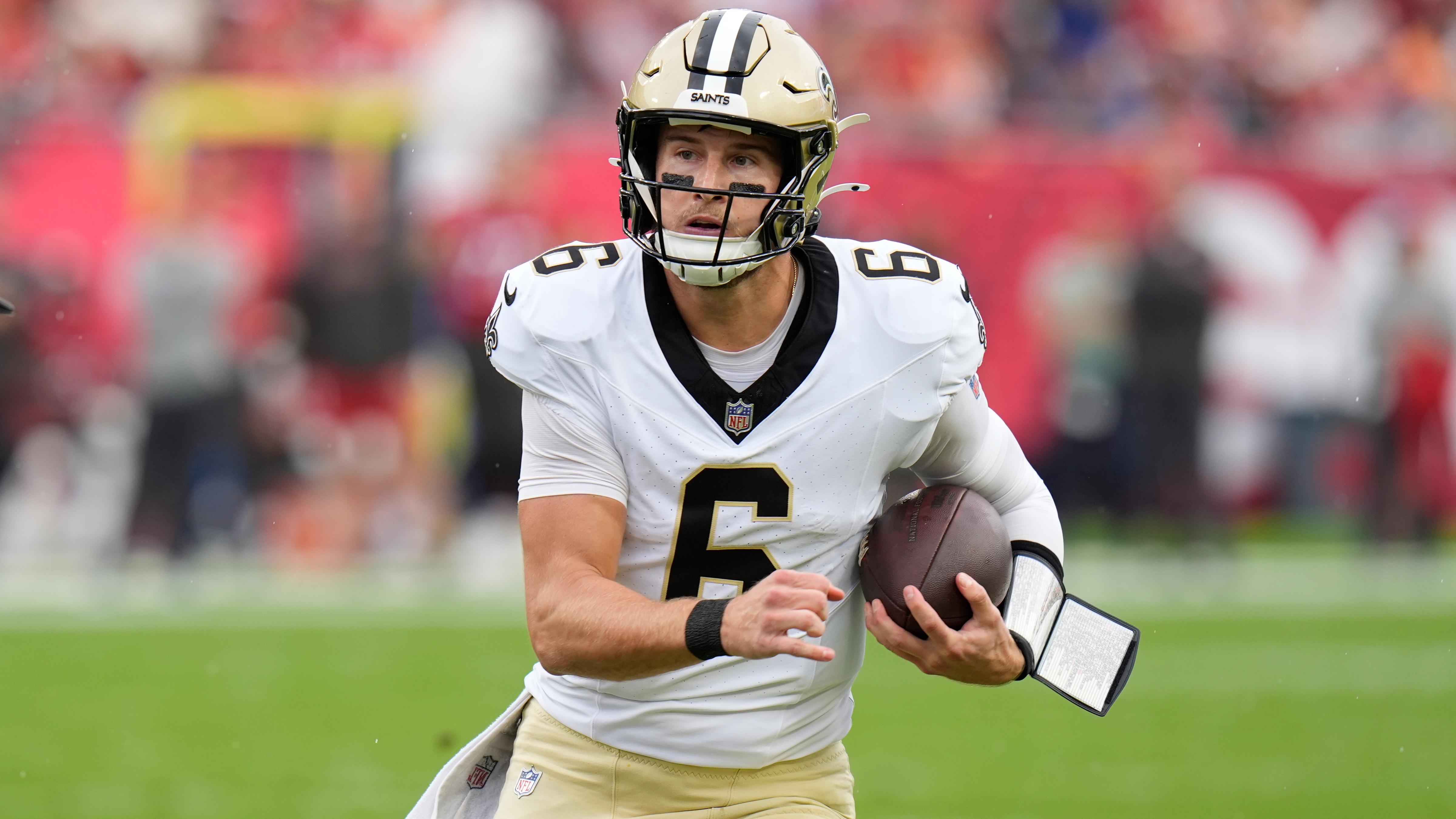 Saints Buccaneers Football