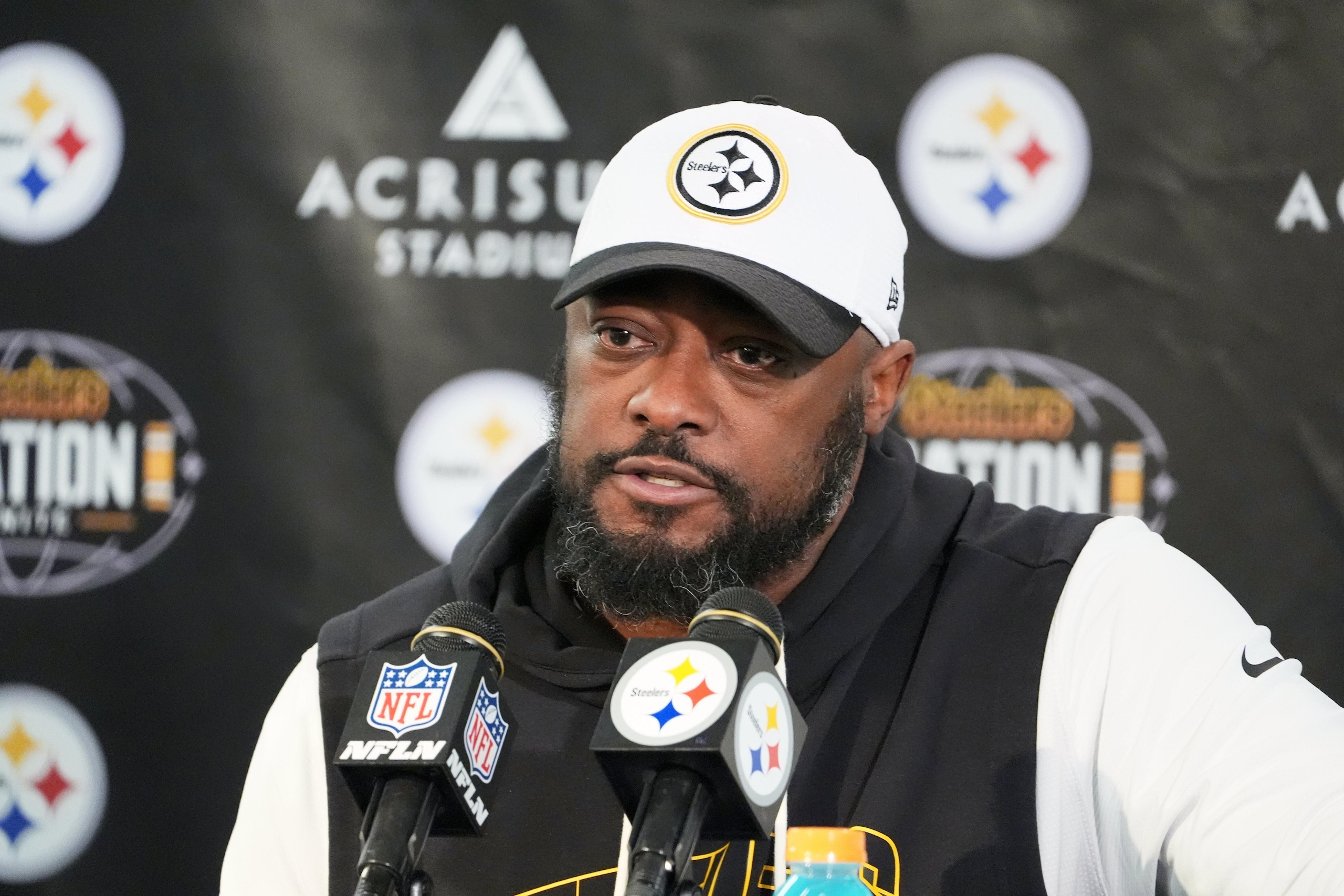 Steelers Tomlin Out Football