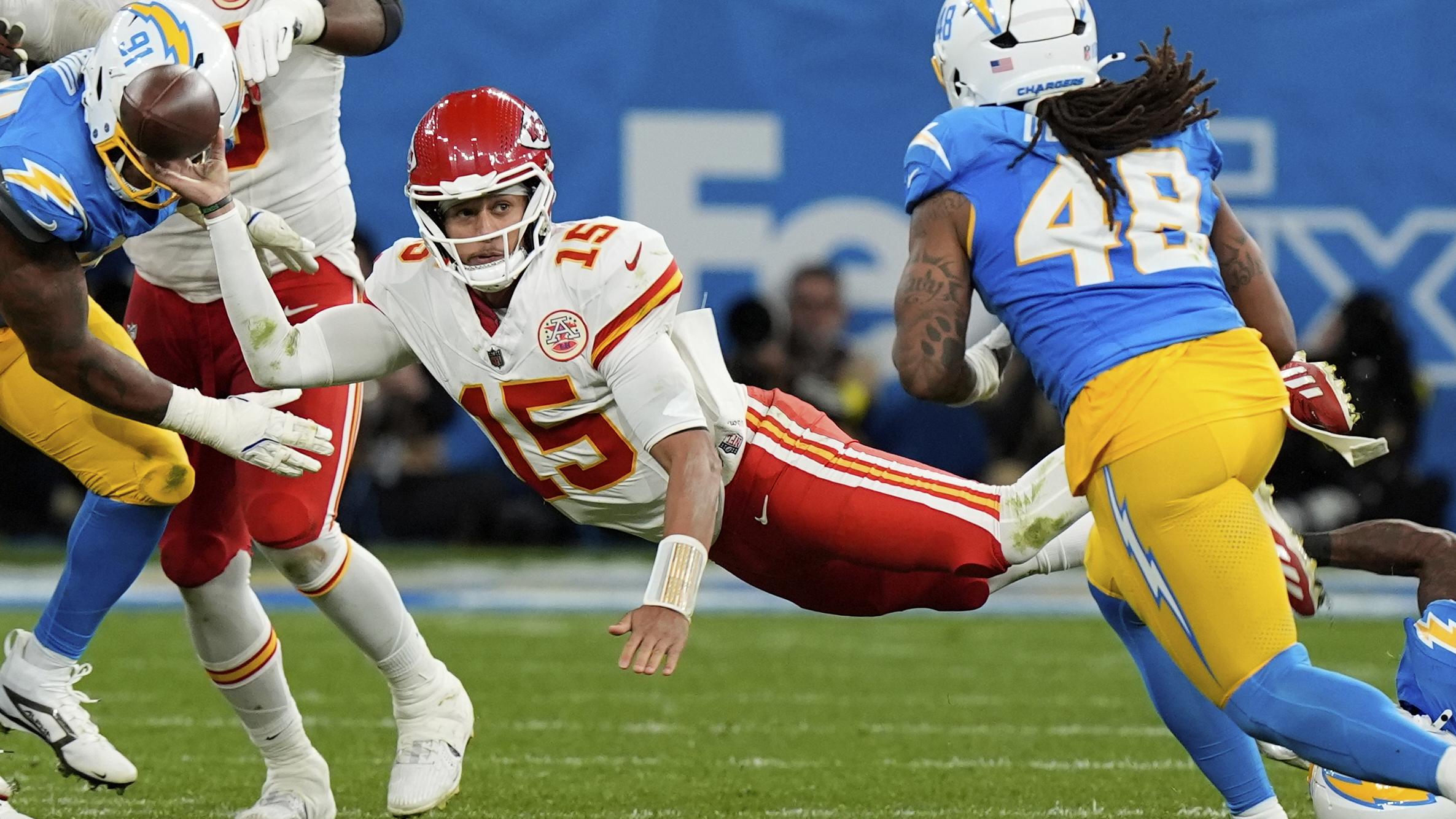 APTOPIX Chiefs Chargers Football