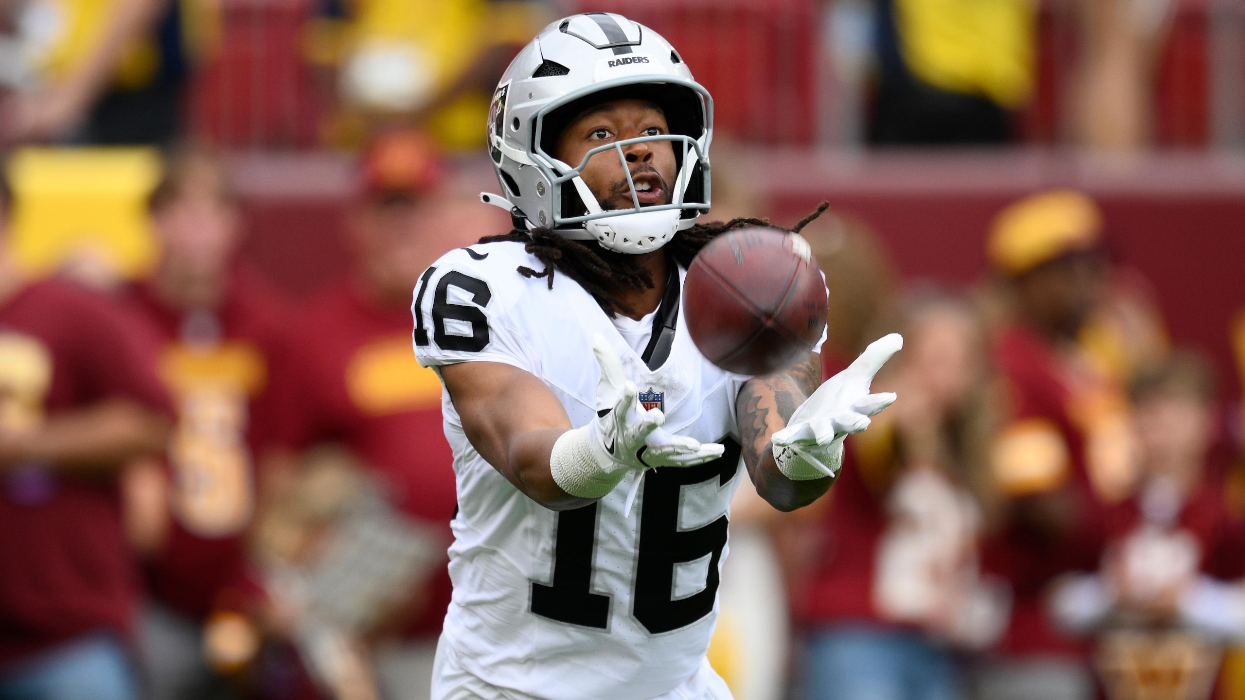 Raiders Commanders Football