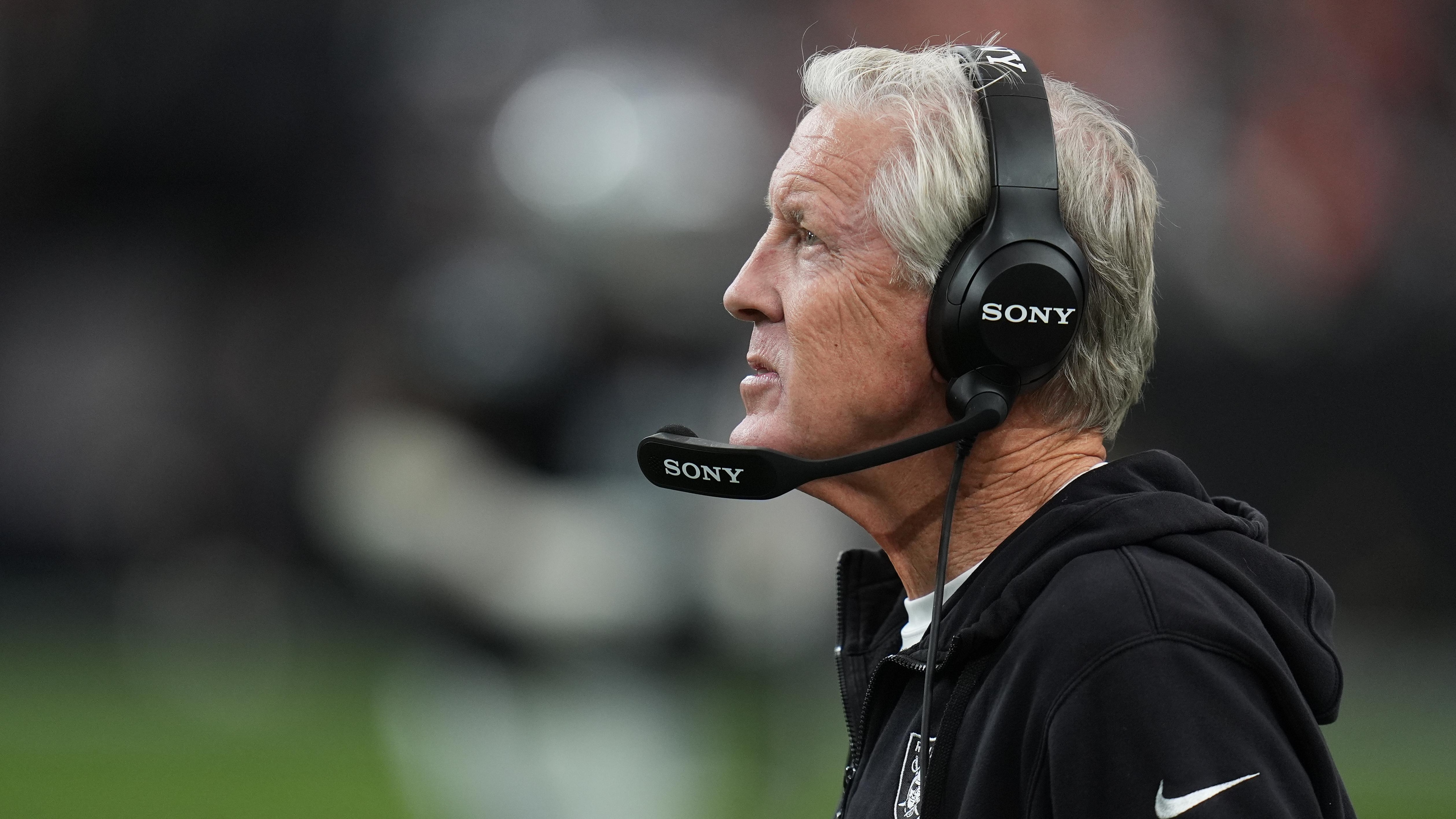 Broncos Raiders Football