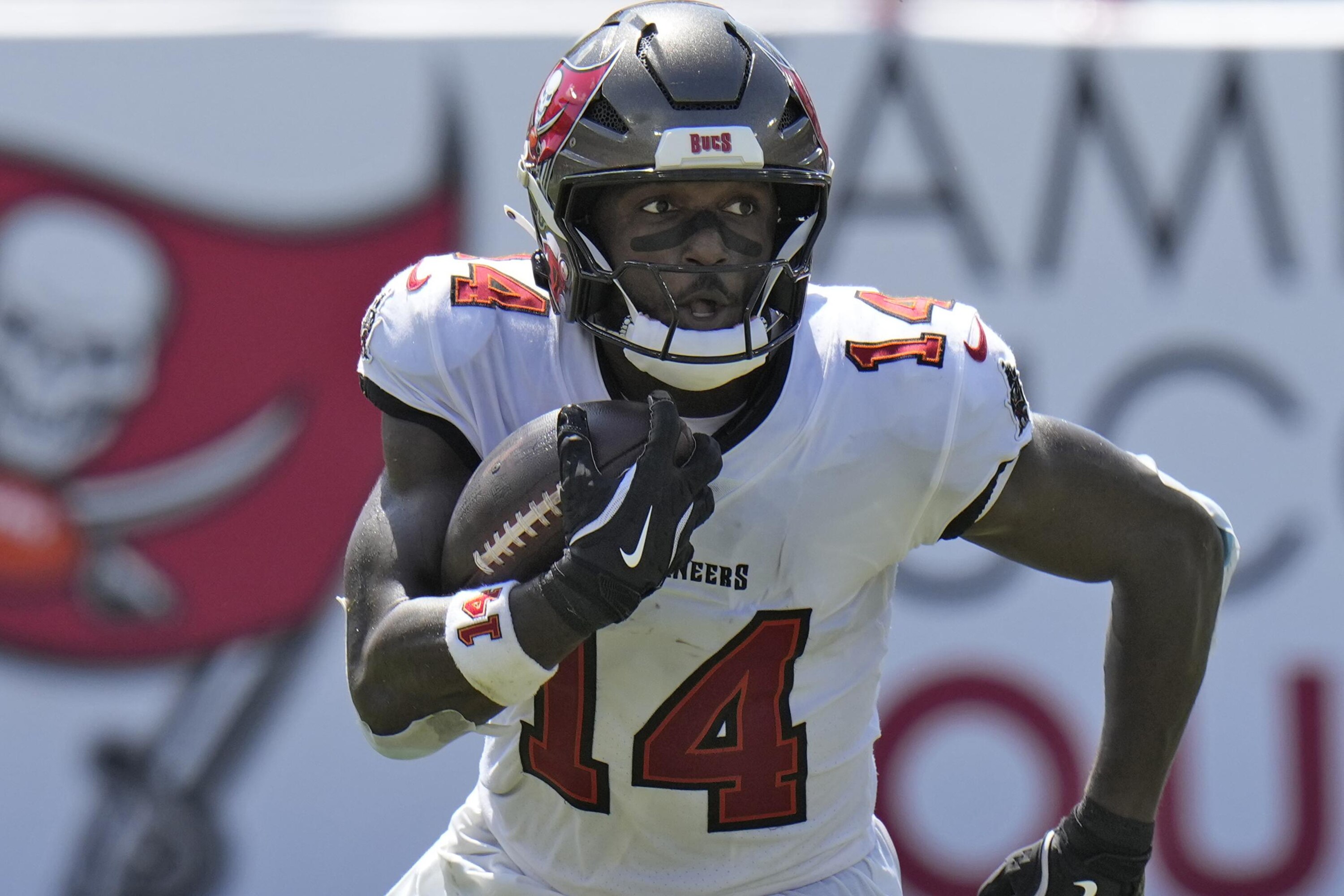 Chris Godwin Will Wear 'Godwin Jr.' on Bucs Jersey to Honor Late Father