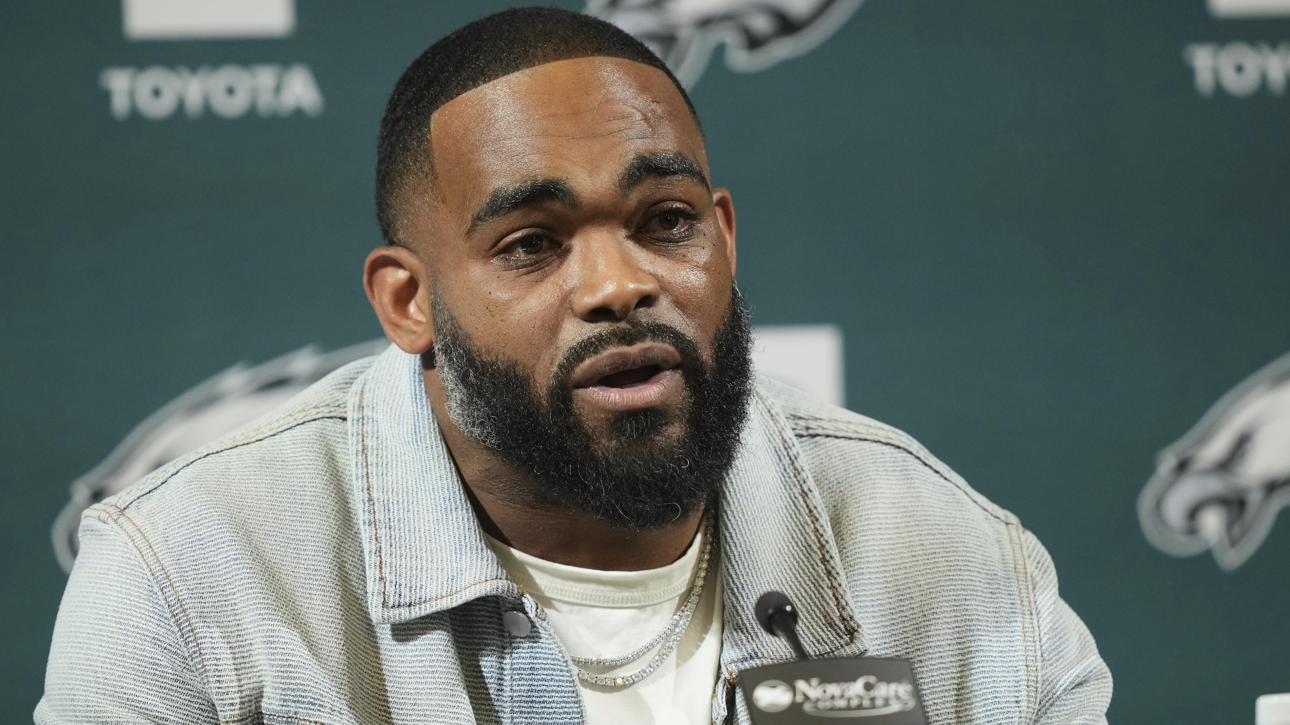 Eagles Graham Retires