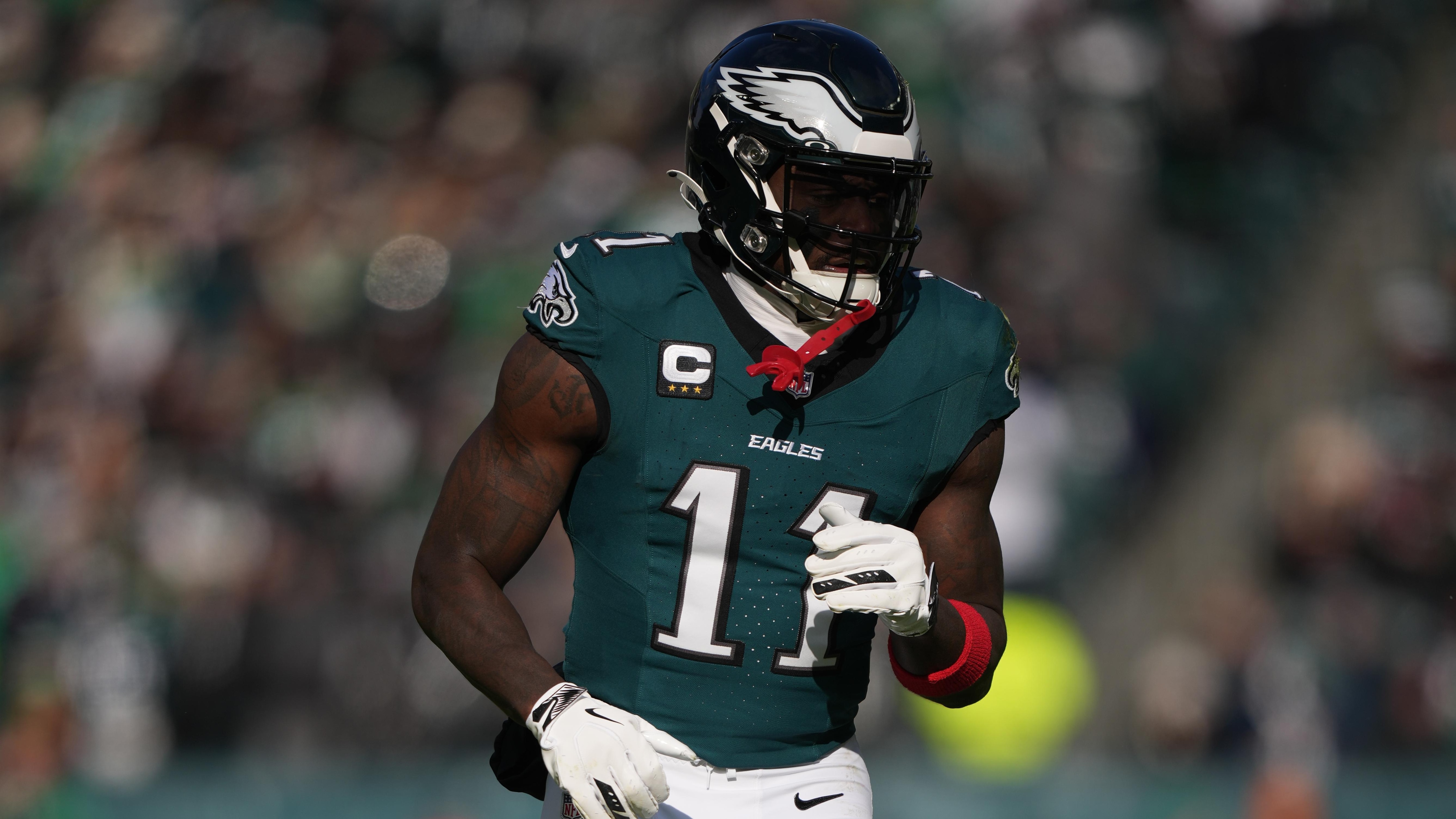 Raiders Eagles Football